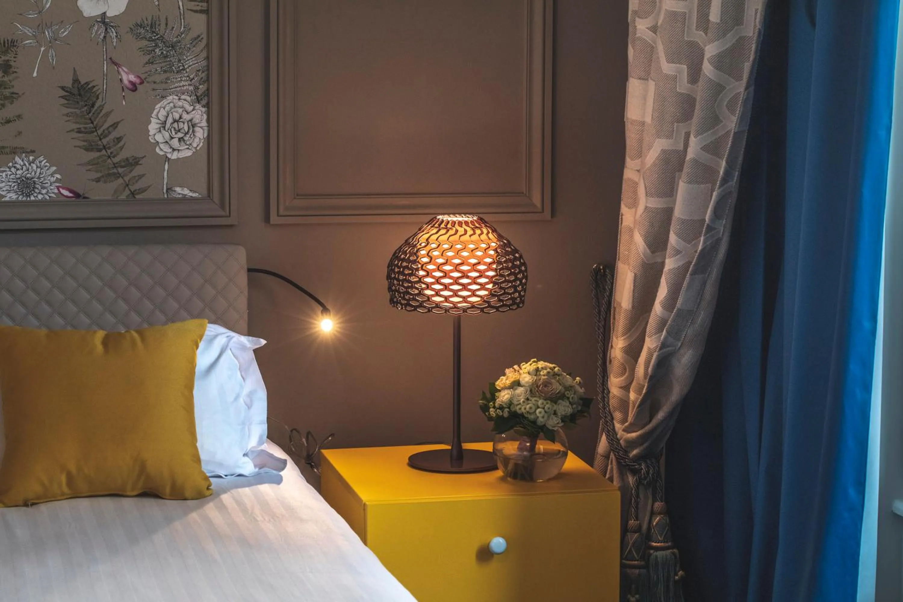 Bed in Grand Hotel Bellevue - Grand Place