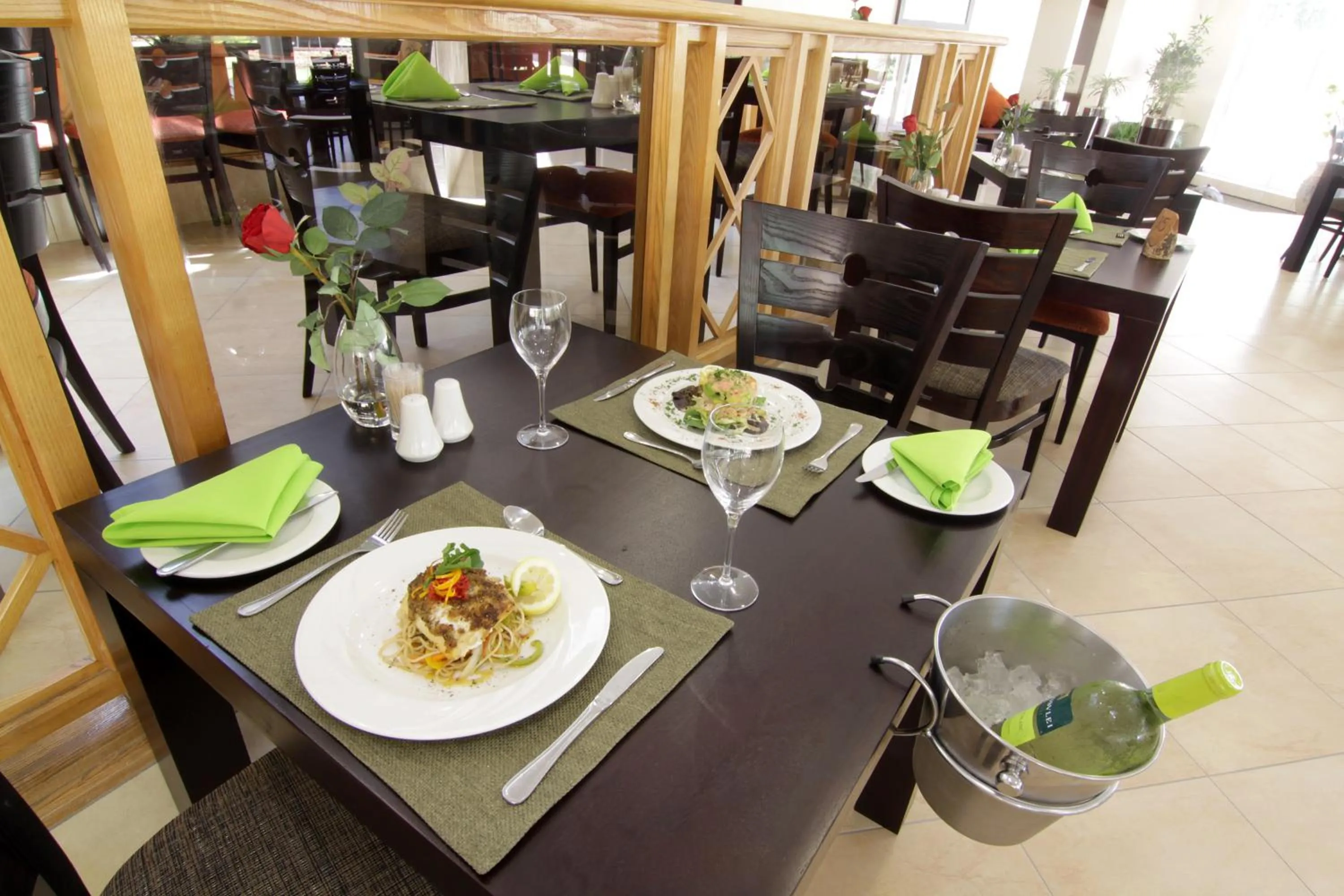 Restaurant/places to eat in Cresta Lodge Gaborone