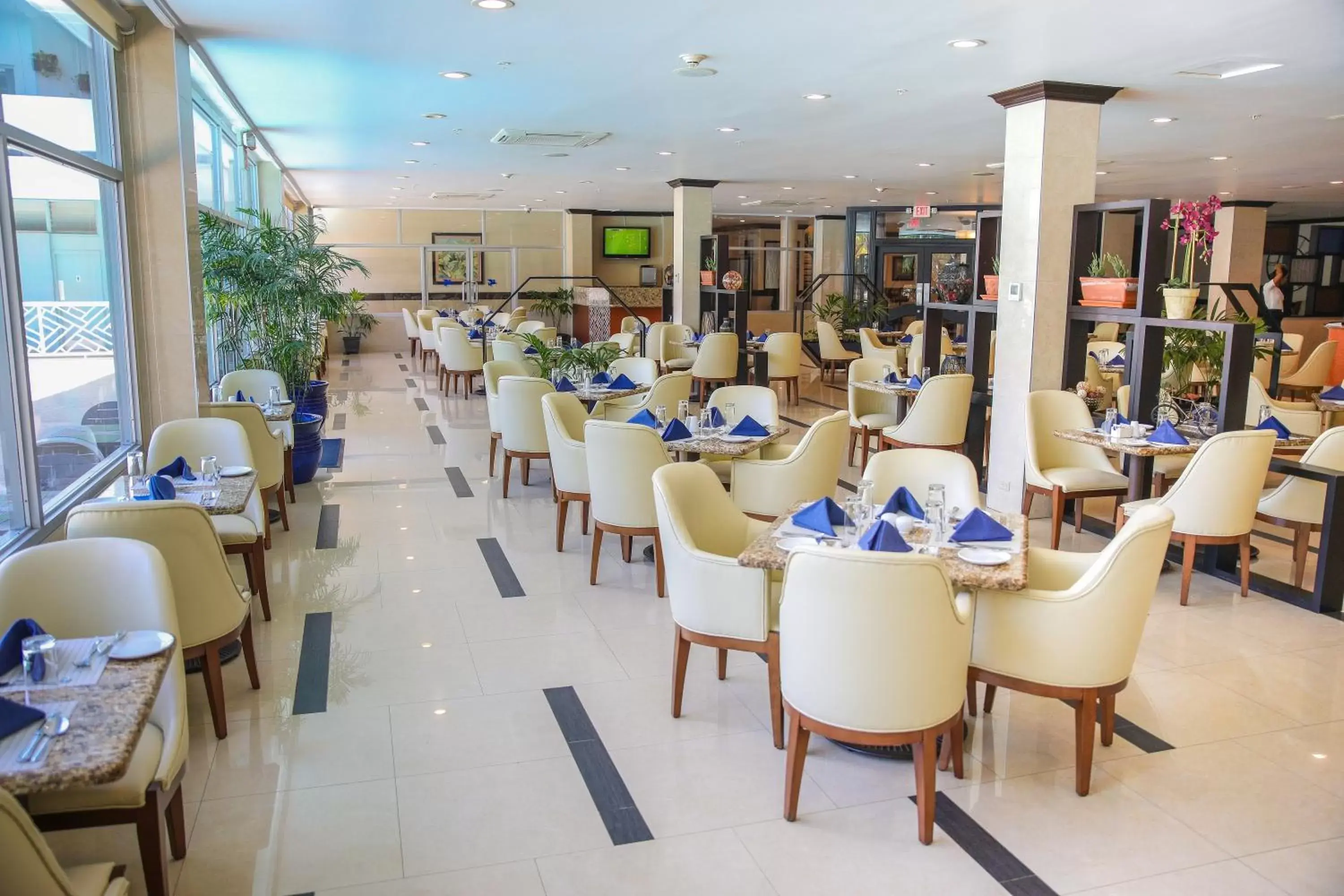 Restaurant/Places to Eat in The Jamaica Pegasus Hotel