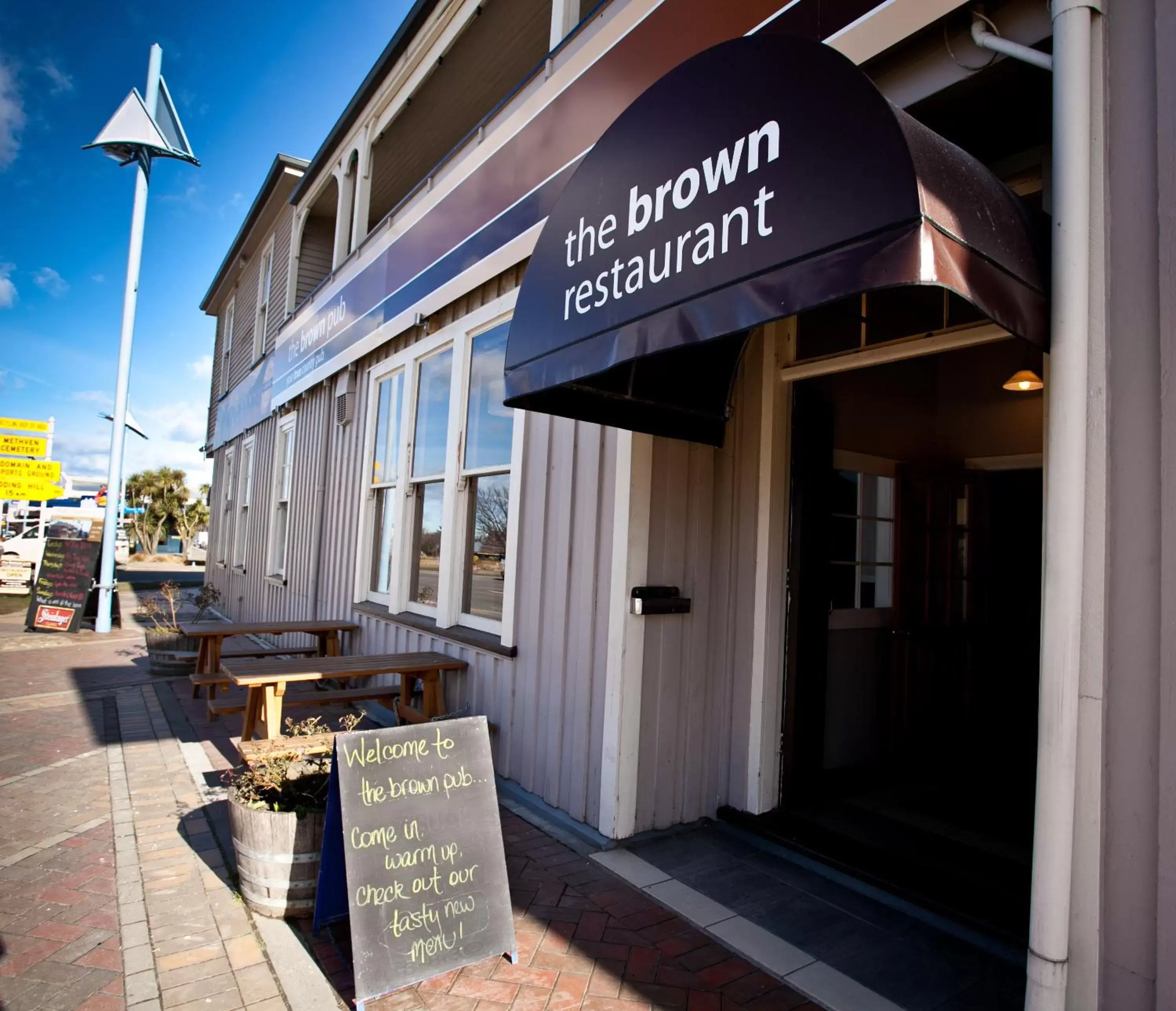 Facade/entrance in The Brown Pub