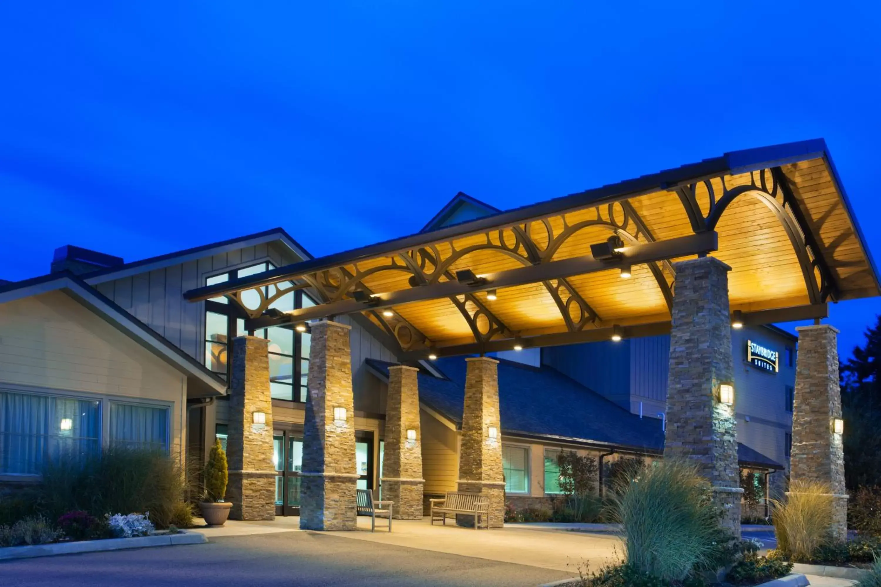 Property building in Staybridge Suites Everett - Paine Field by IHG Property building in Staybridge Suites Everett - Paine Field by IHG