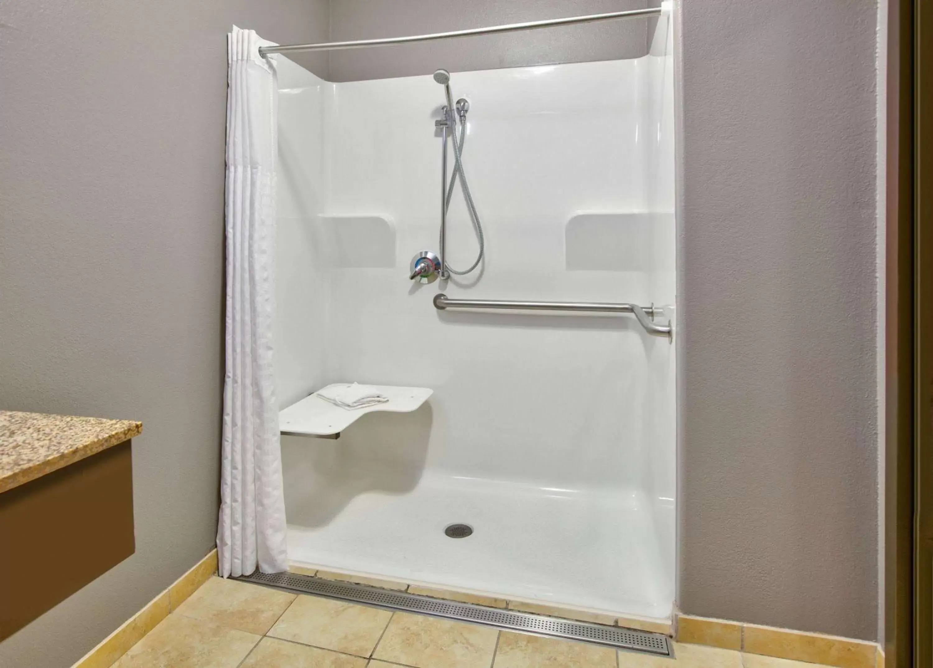 Shower, Bathroom in La Quinta by Wyndham Little Rock - Bryant