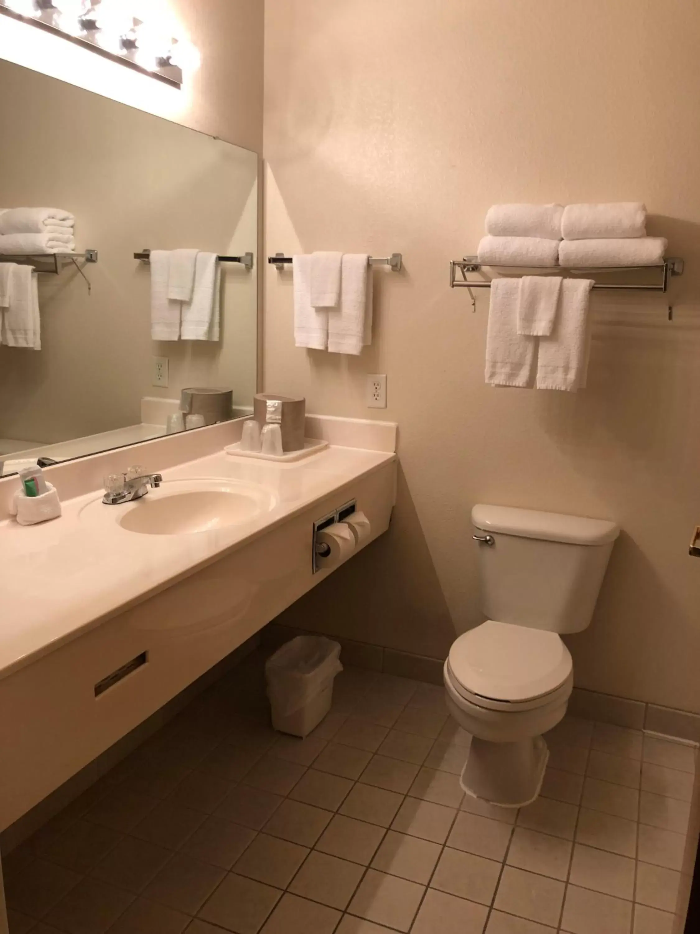 Bathroom in GuestHouse Inn & Suites Kelso/Longview