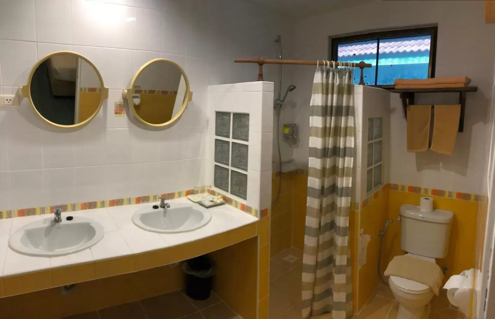 Bathroom in Dolphin Bay Beach Resort