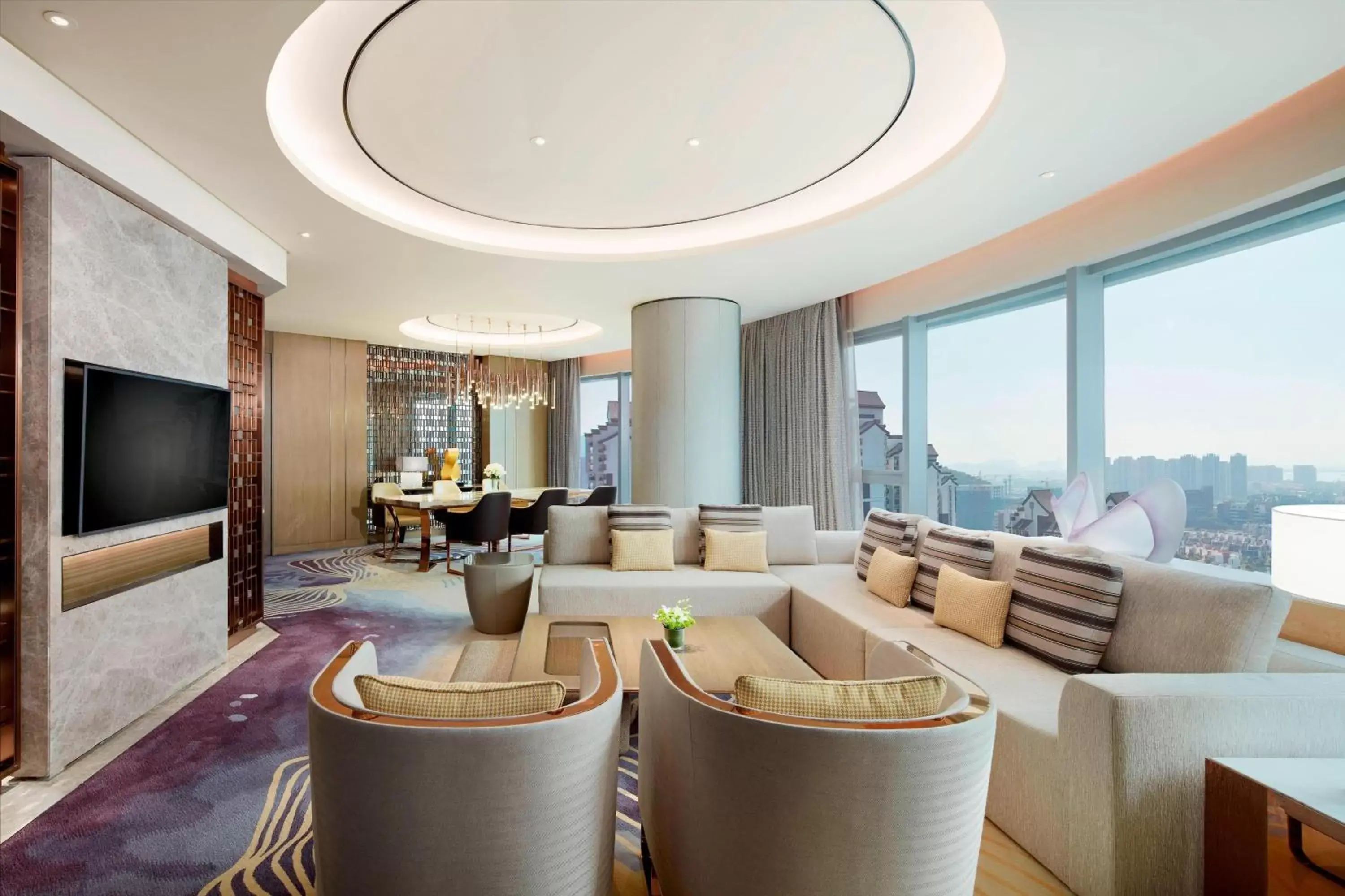 Living room, Seating Area in Sheraton Guangzhou Nansha Hotel