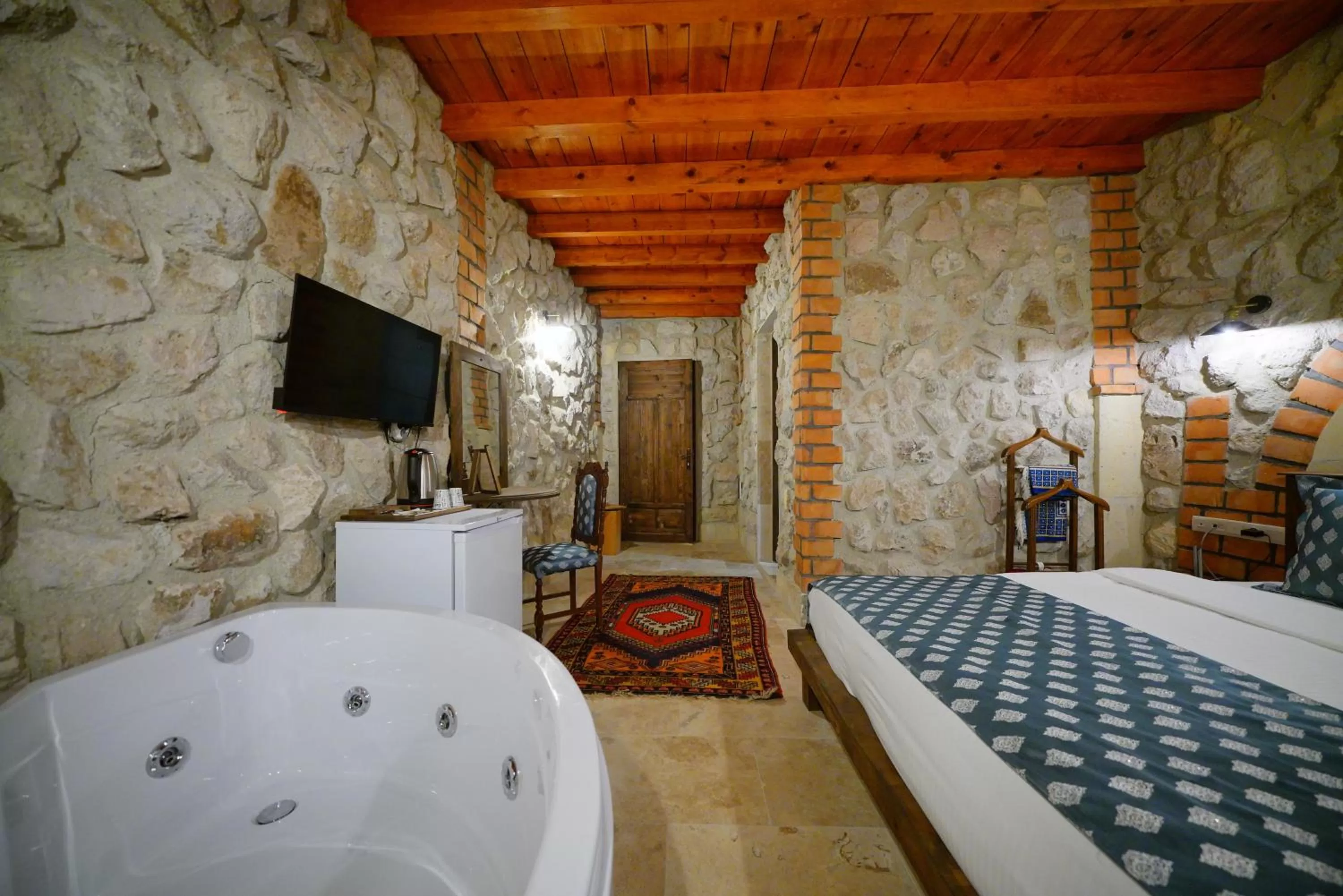 Bathroom, Bed in Cappadocia Nar Cave House & Swimming Pool
