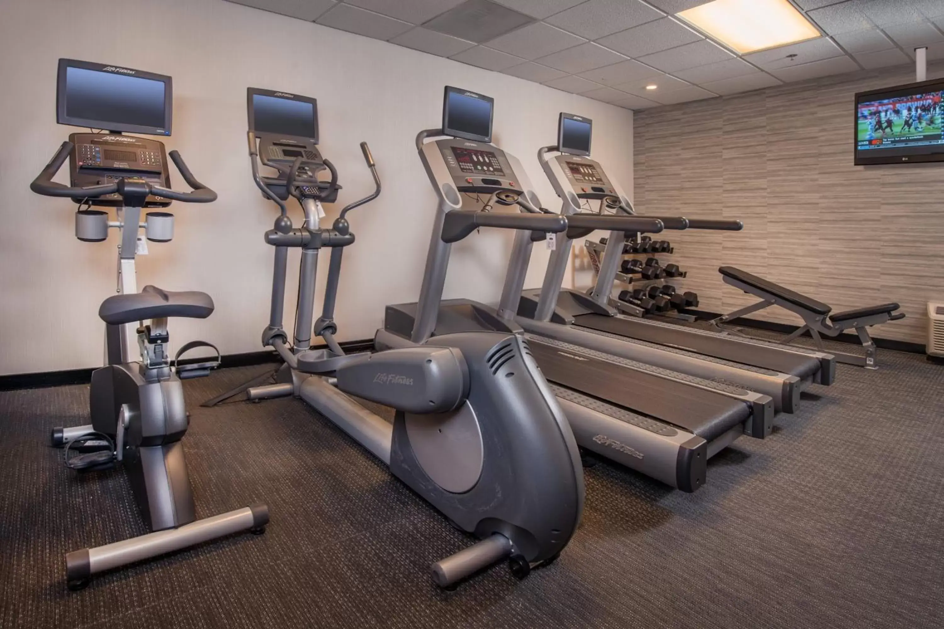 Fitness centre/facilities, Fitness Center/Facilities in Courtyard By Marriott Baltimore BWI Airport