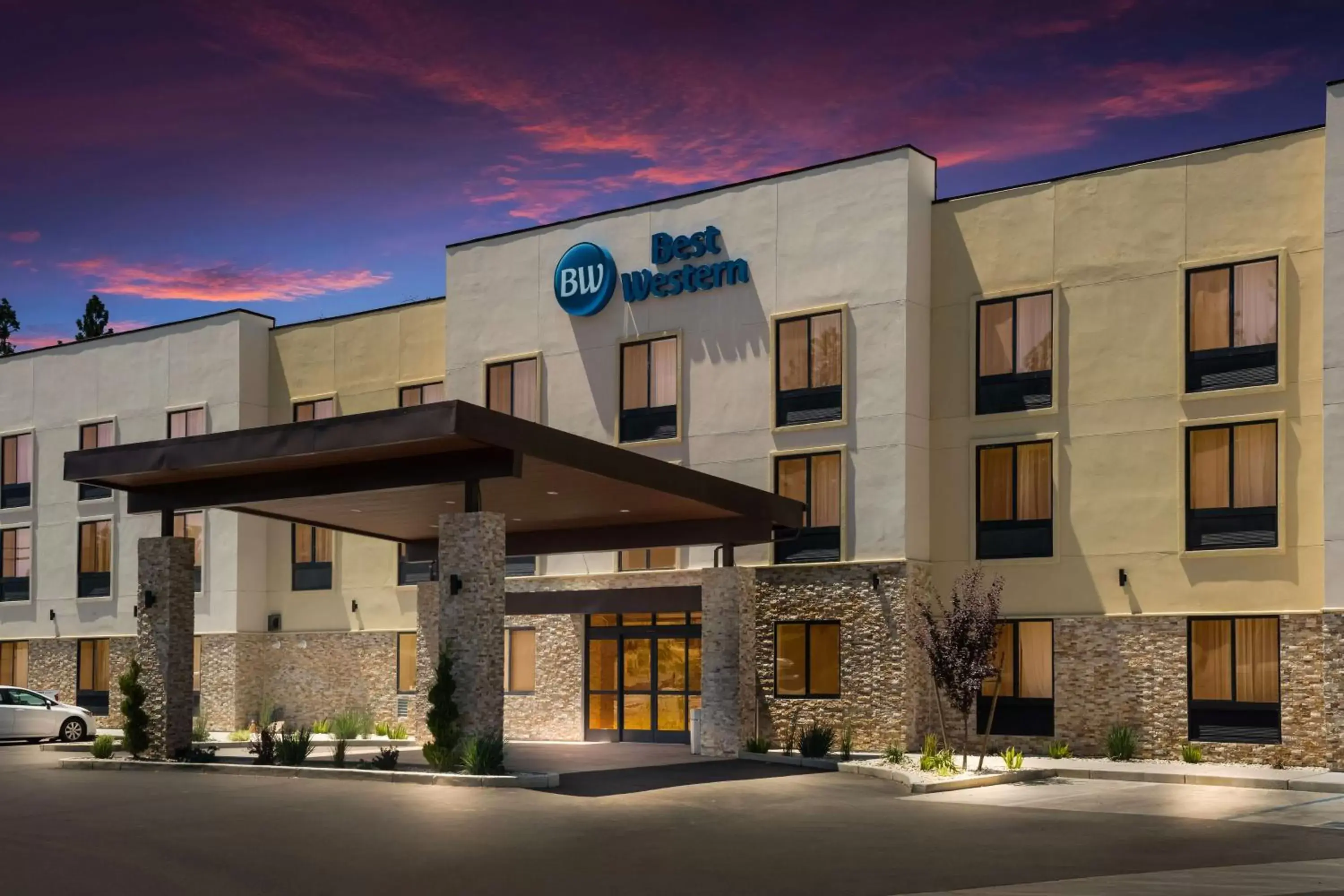 Property building in Best Western Colfax Property building in Best Western Colfax