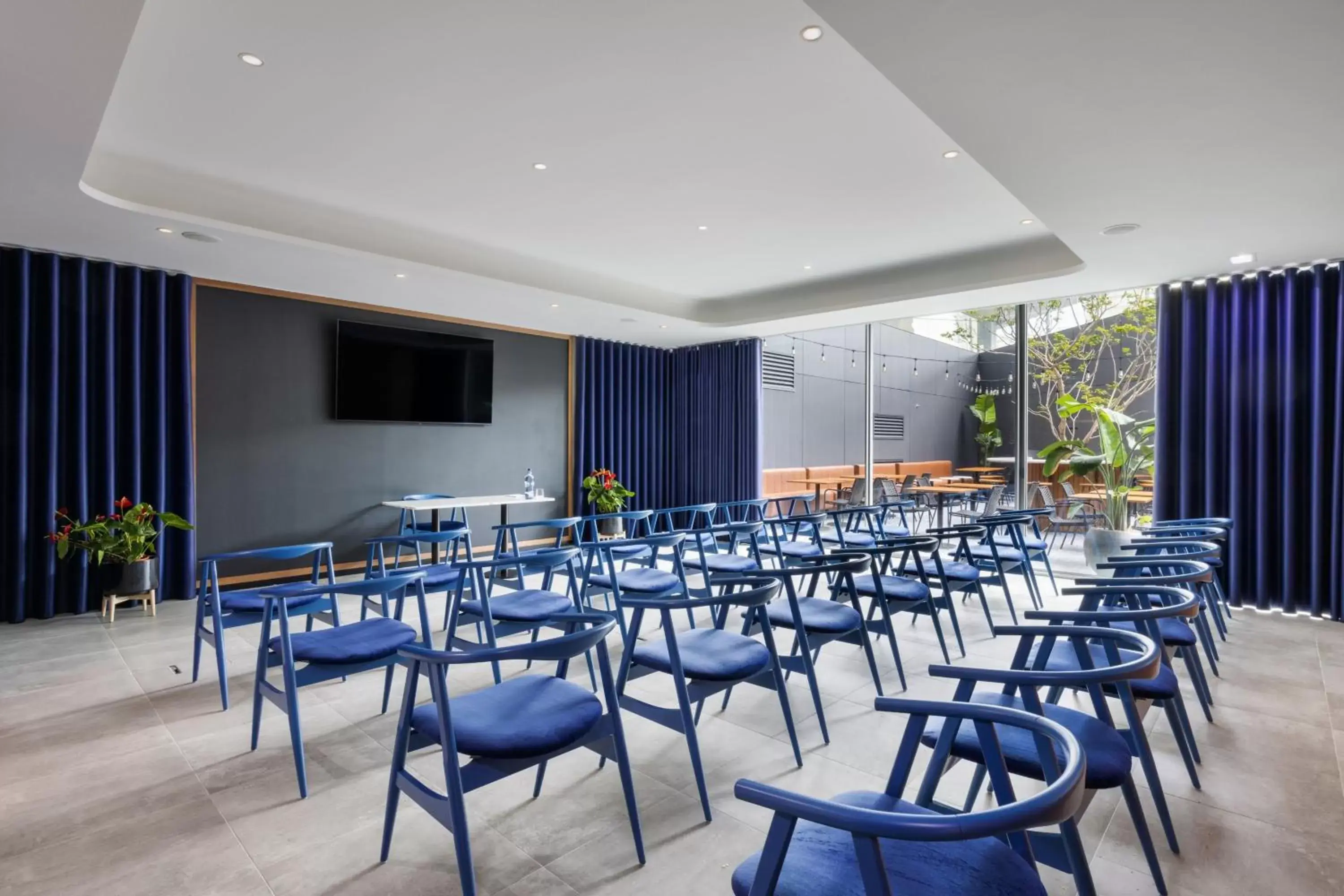 Meeting/conference room, Restaurant/Places to Eat in Four Points by Sheraton Matosinhos