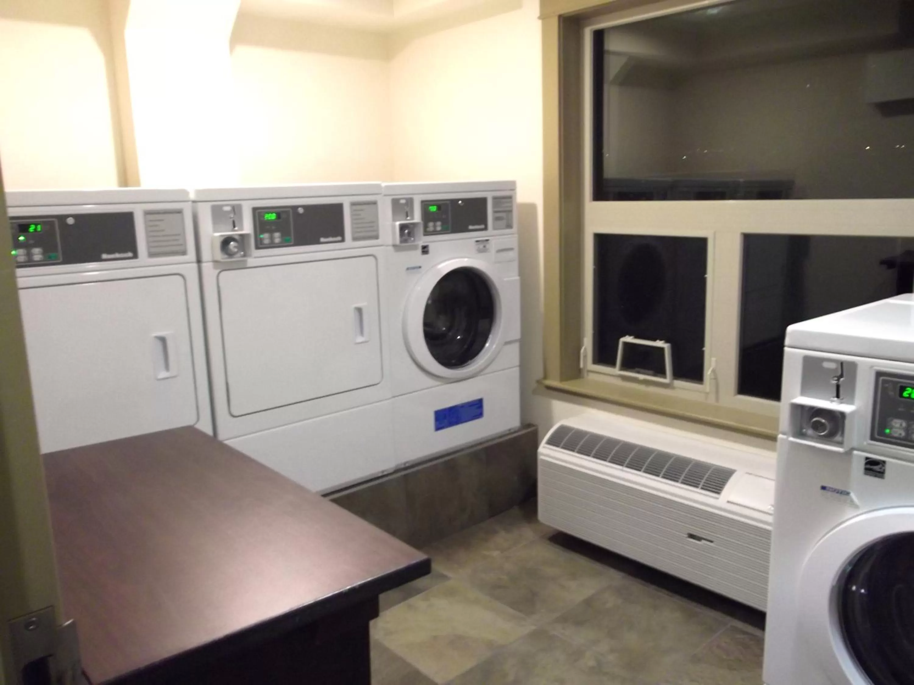 Area and facilities in Bayview Hotel