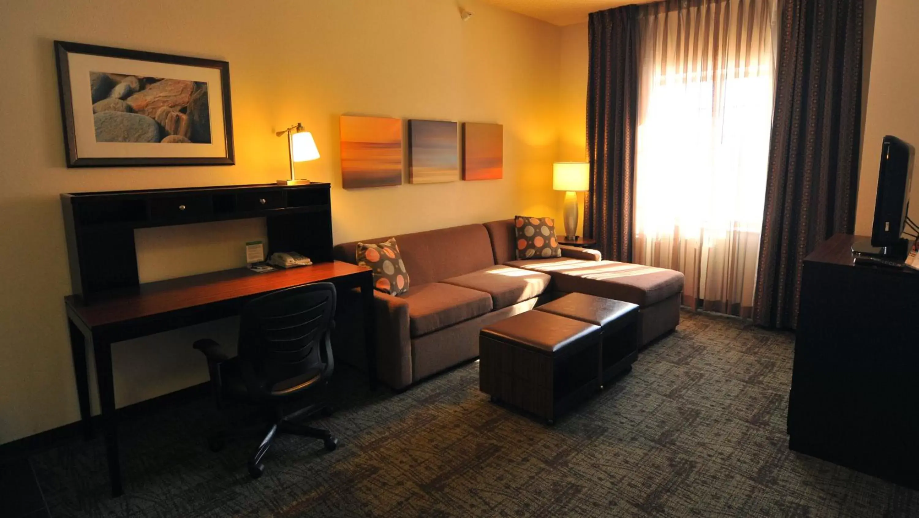 Day, Seating Area in Staybridge Suites Chicago-Oakbrook Terrace, an IHG Hotel