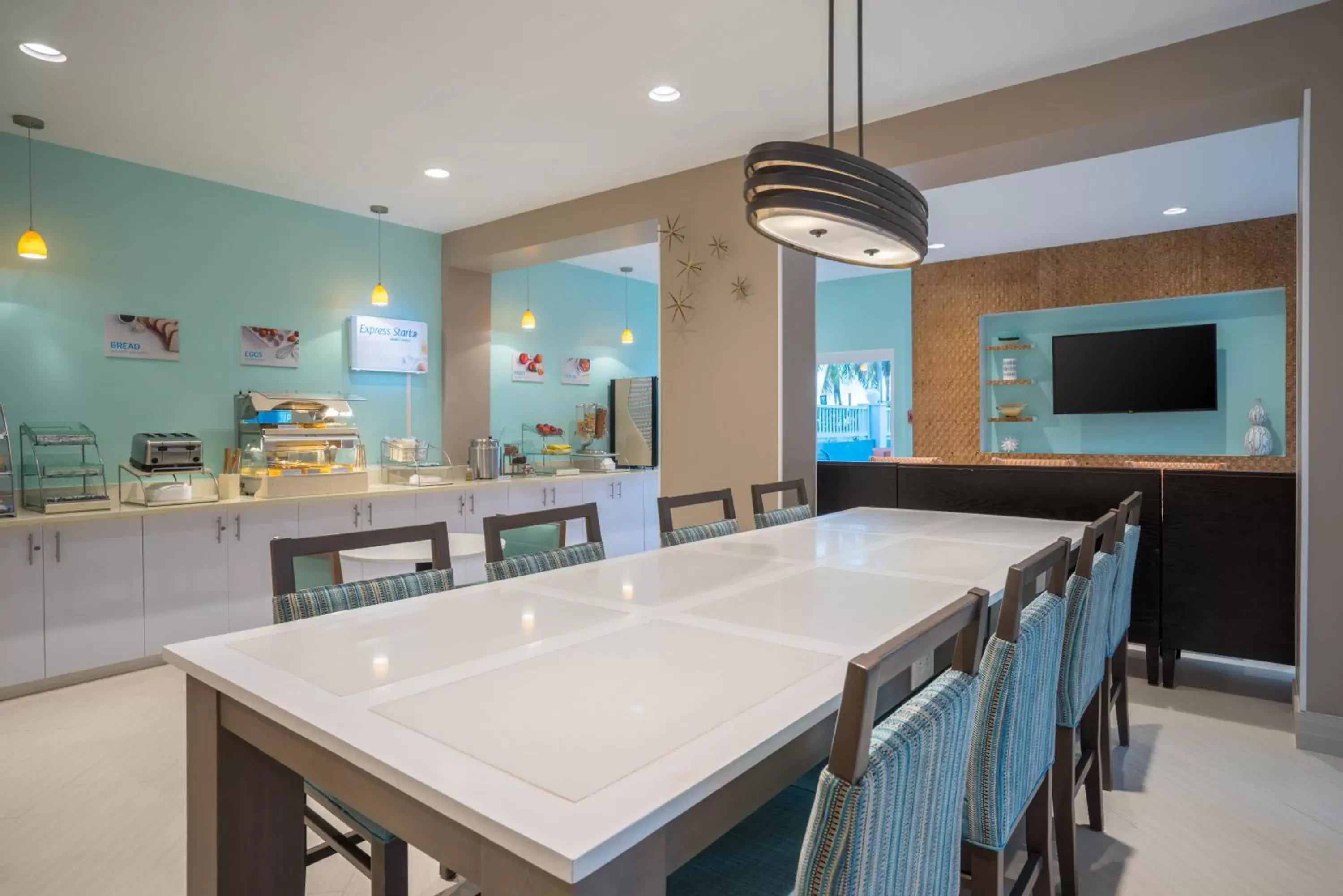 Breakfast in Holiday Inn Express & Suites Nassau by IHG Breakfast in Holiday Inn Express & Suites Nassau by IHG