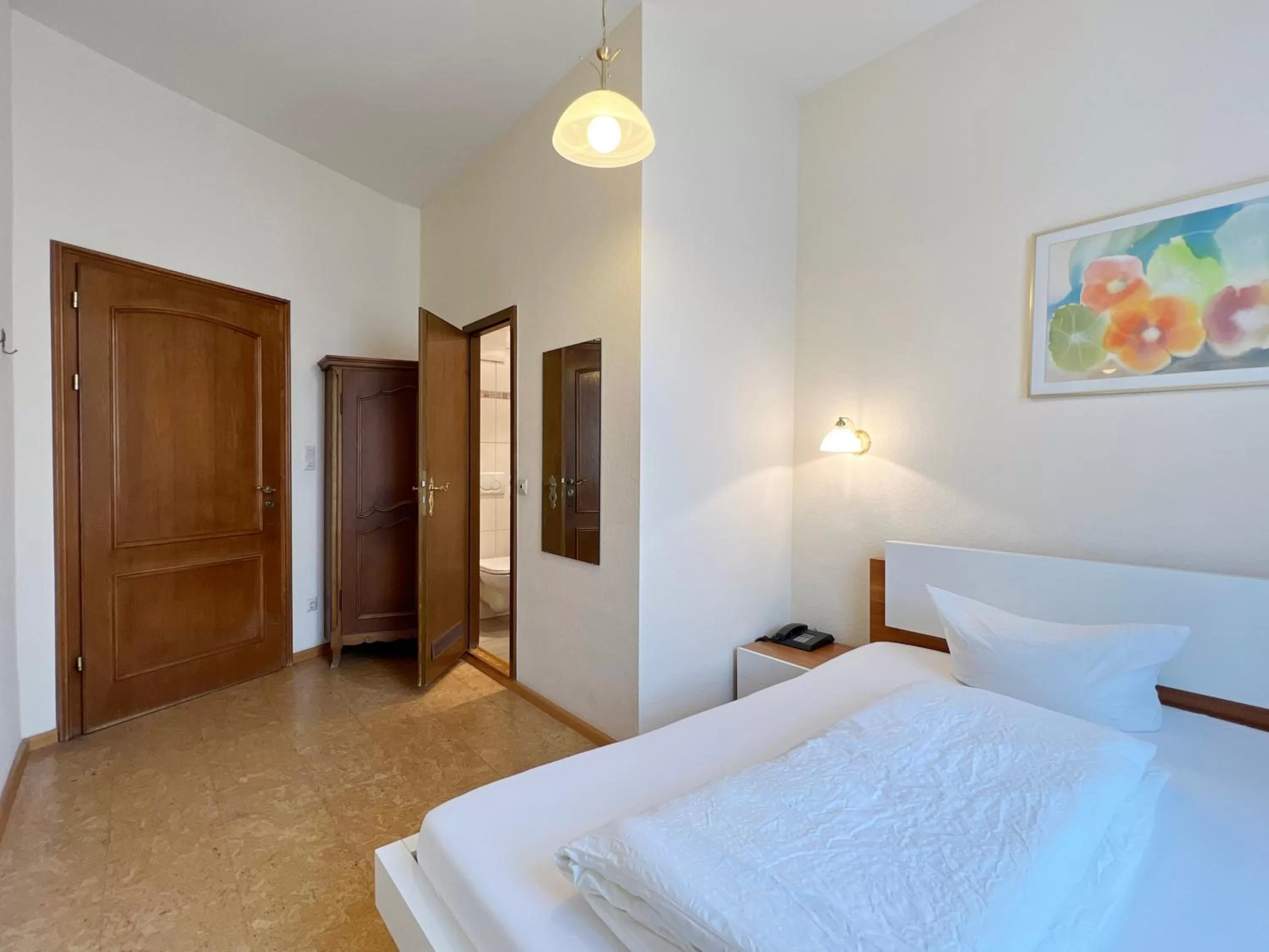 Photo of the whole room, Bed in Hotel Kühler Krug