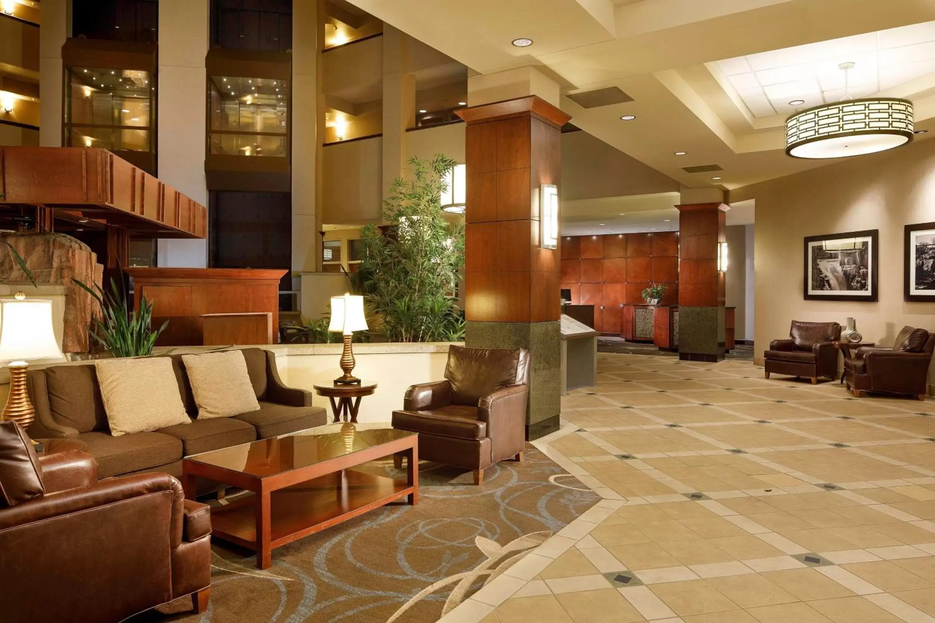 Lobby or reception, Lobby/Reception in Sheraton Sioux Falls & Convention Center