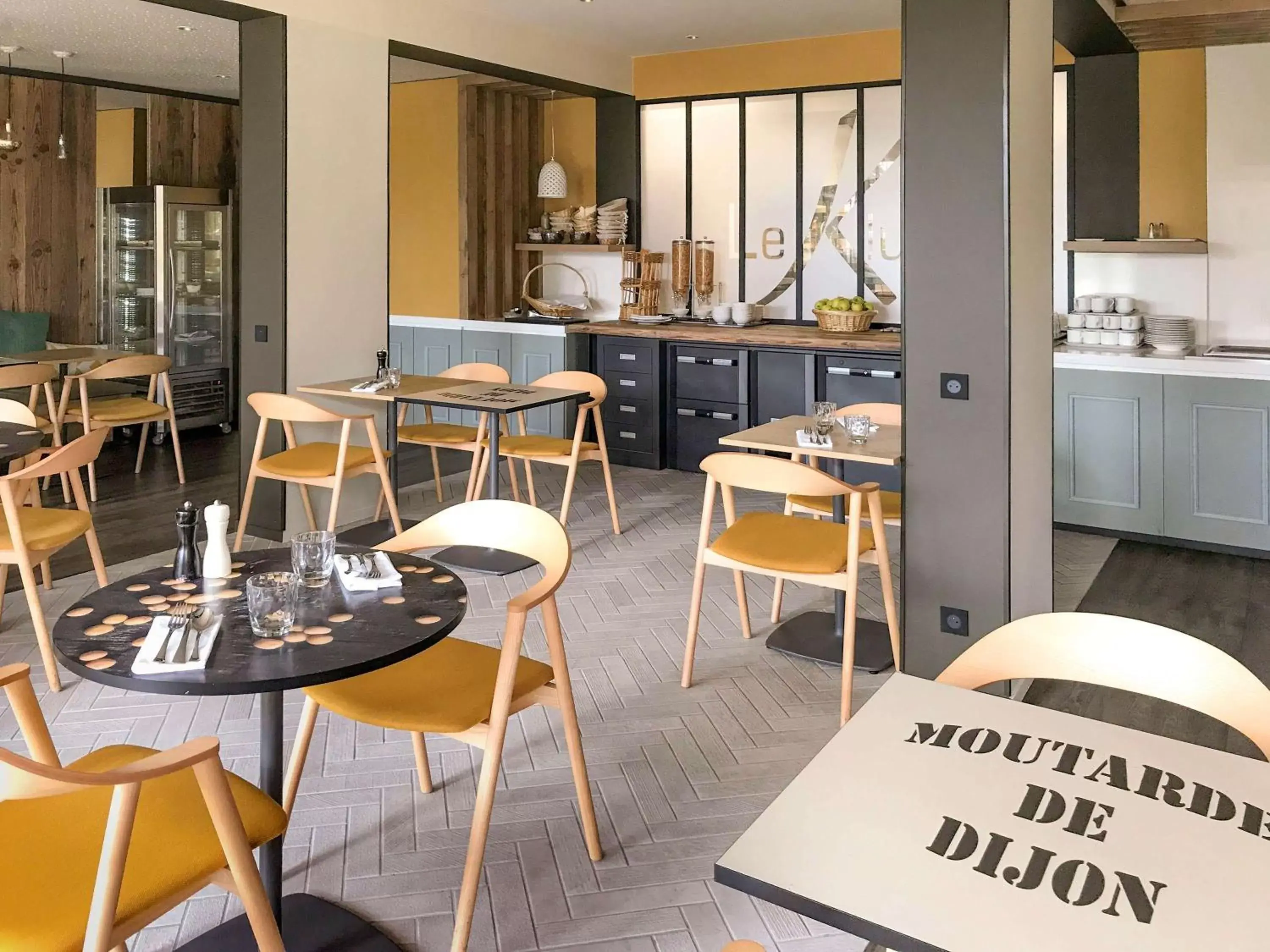 Restaurant/Places to Eat in ibis Dijon Gare