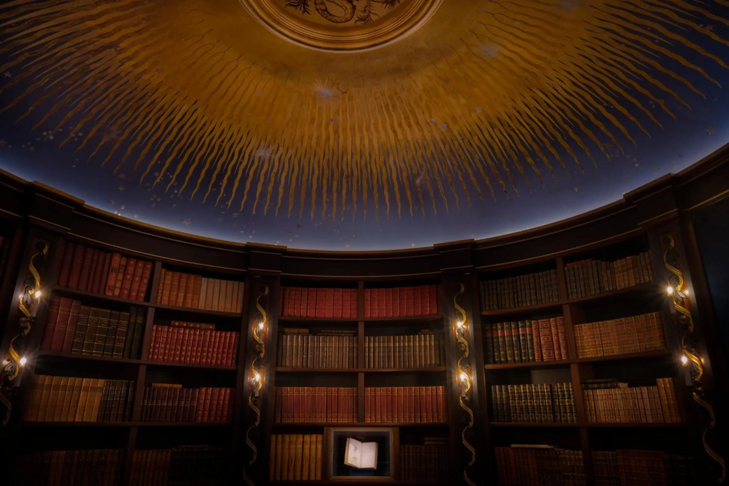 Library in Maison Proust, Hotel & Spa La Mer