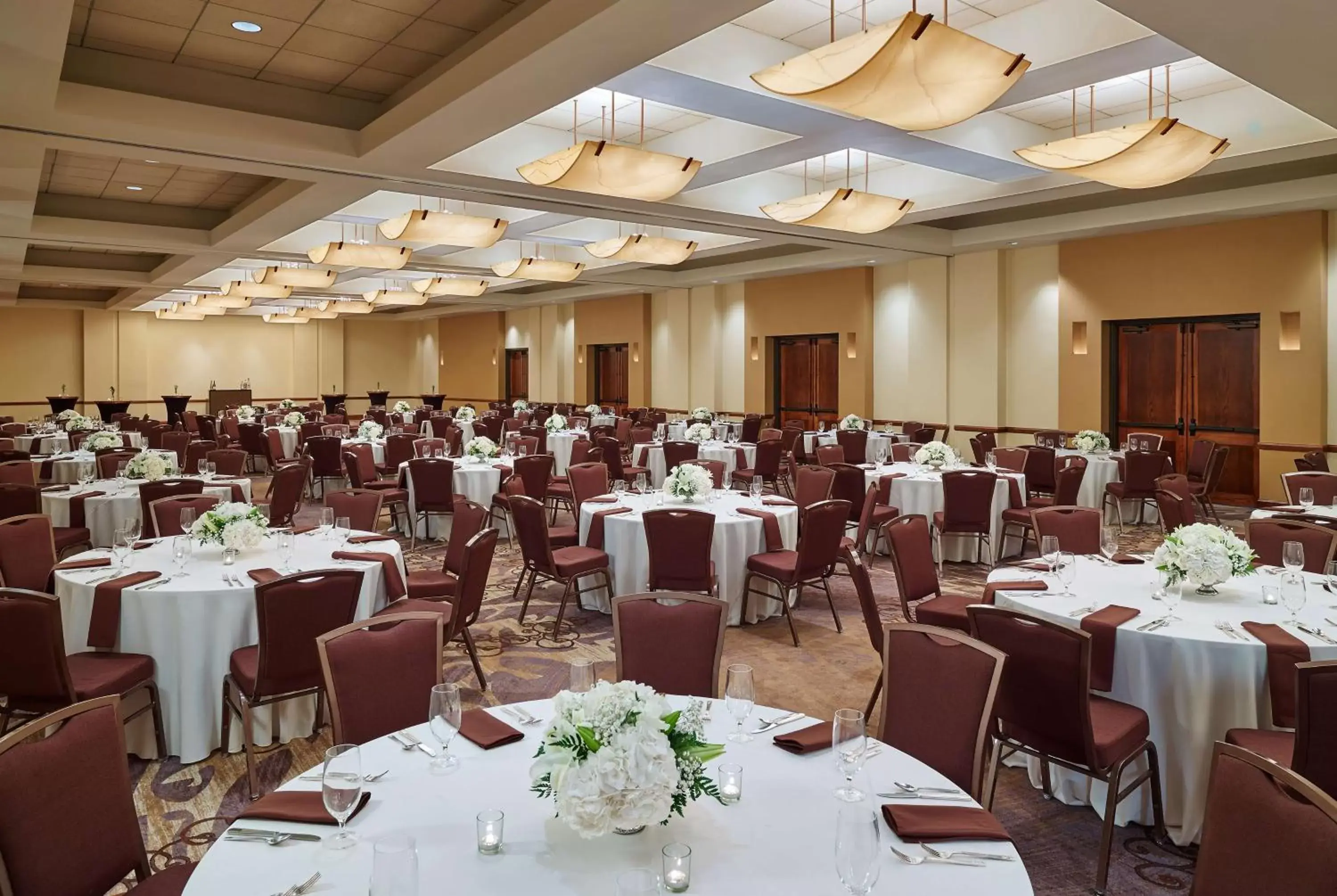 Meeting/conference room, Restaurant/Places to Eat in DoubleTree by Hilton San Antonio Airport