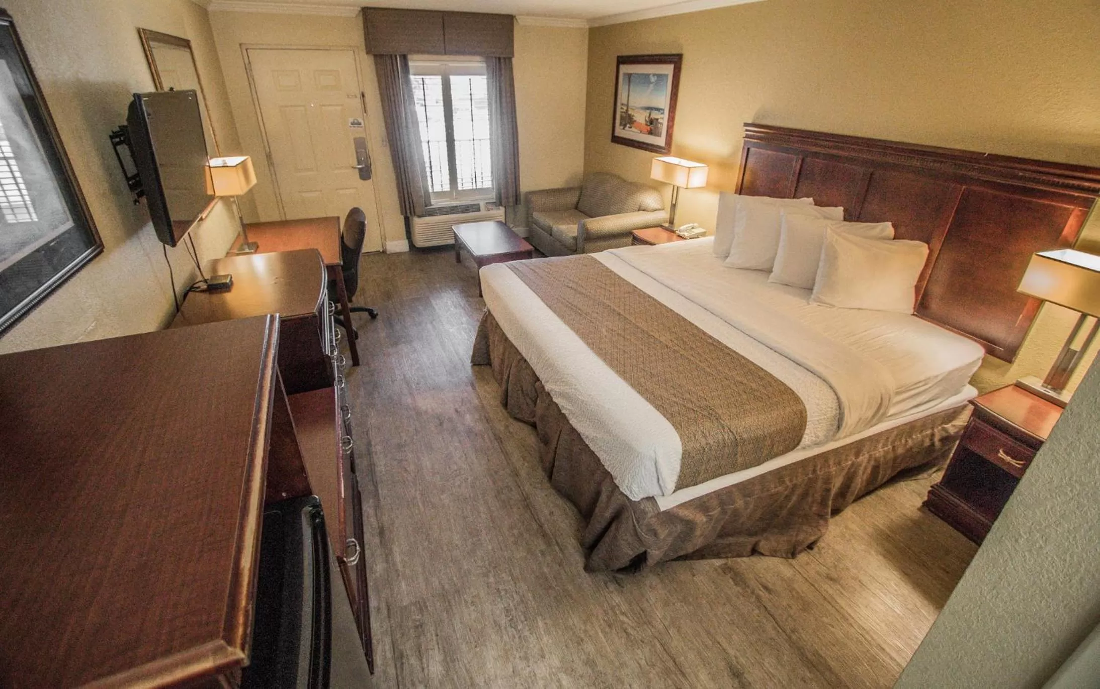 Photo of the whole room, Bed in Days Inn by Wyndham Destin