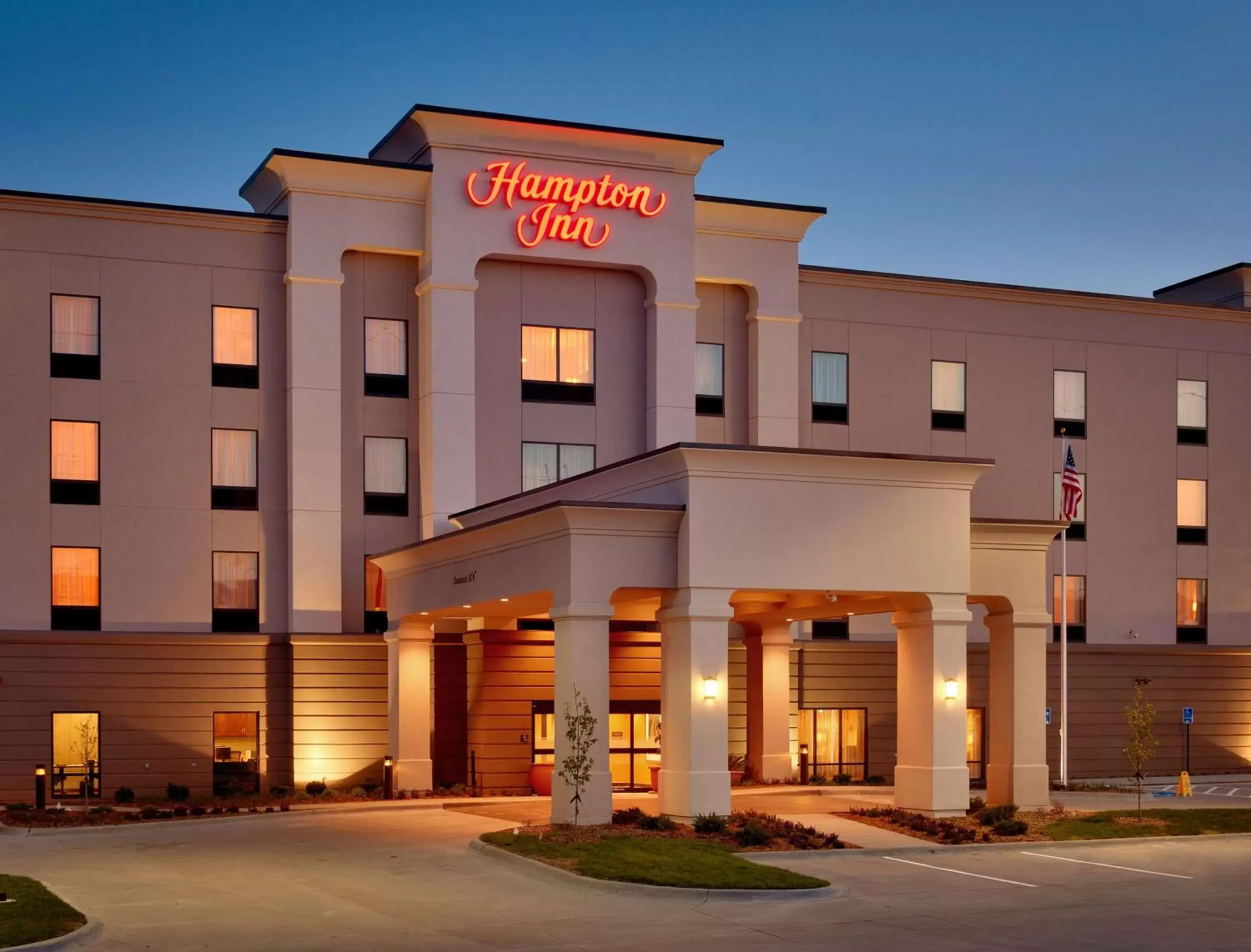 Property Building in Hampton Inn Omaha/West Dodge Road, Old Mill