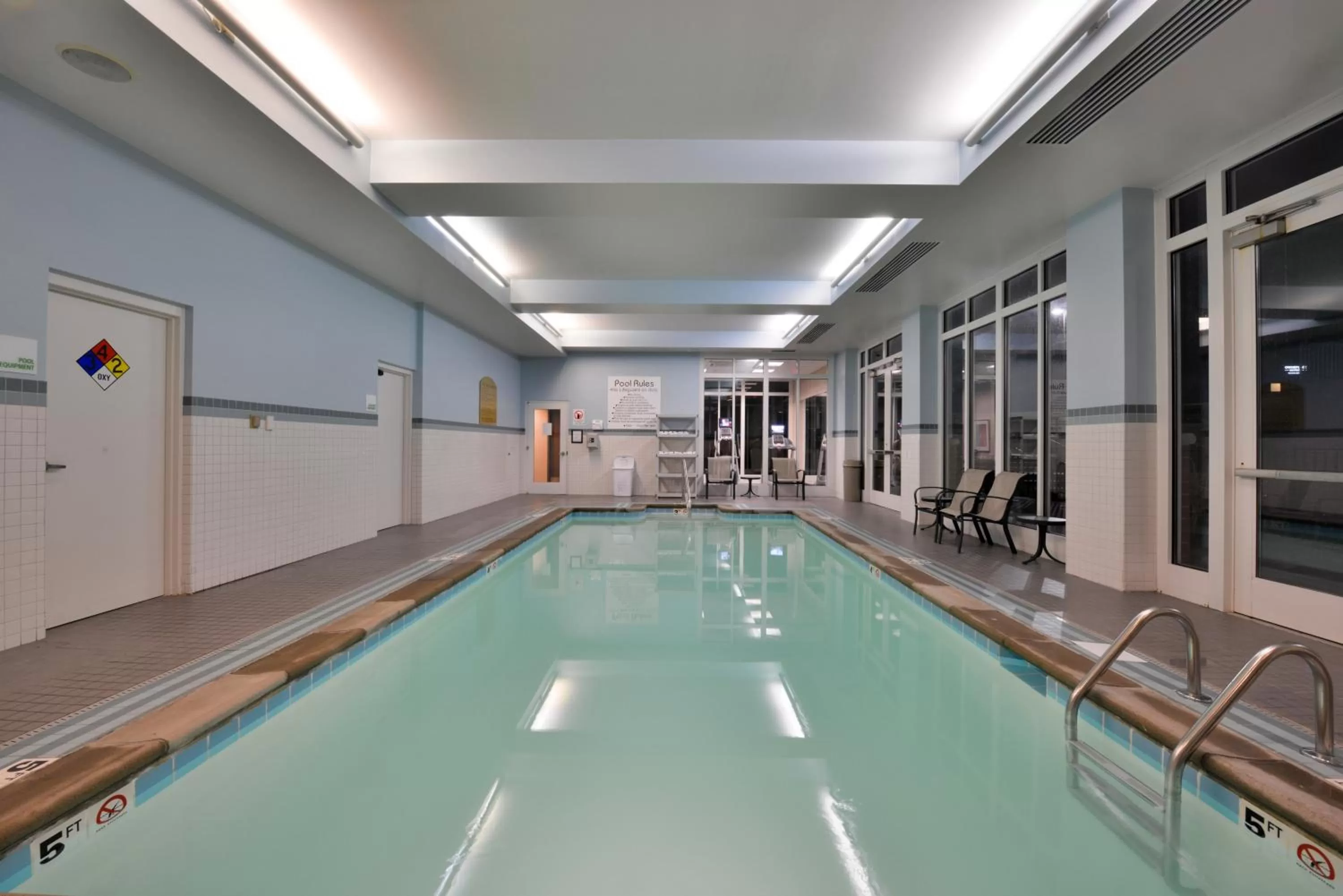 Swimming pool in Holiday Inn Kansas City Airport by IHG
