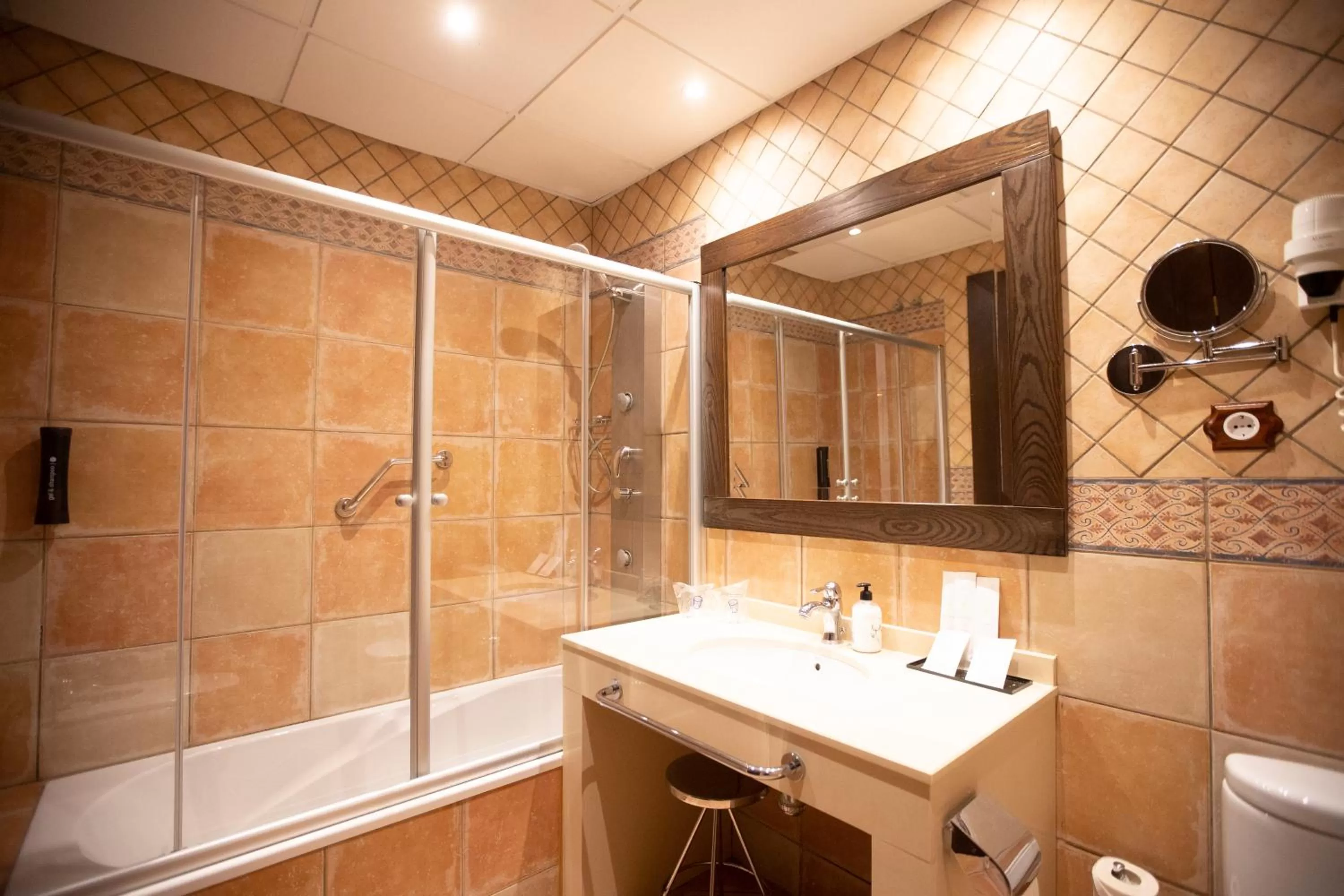 Bathroom in Hotel Rural OLIVENZA PALACIO