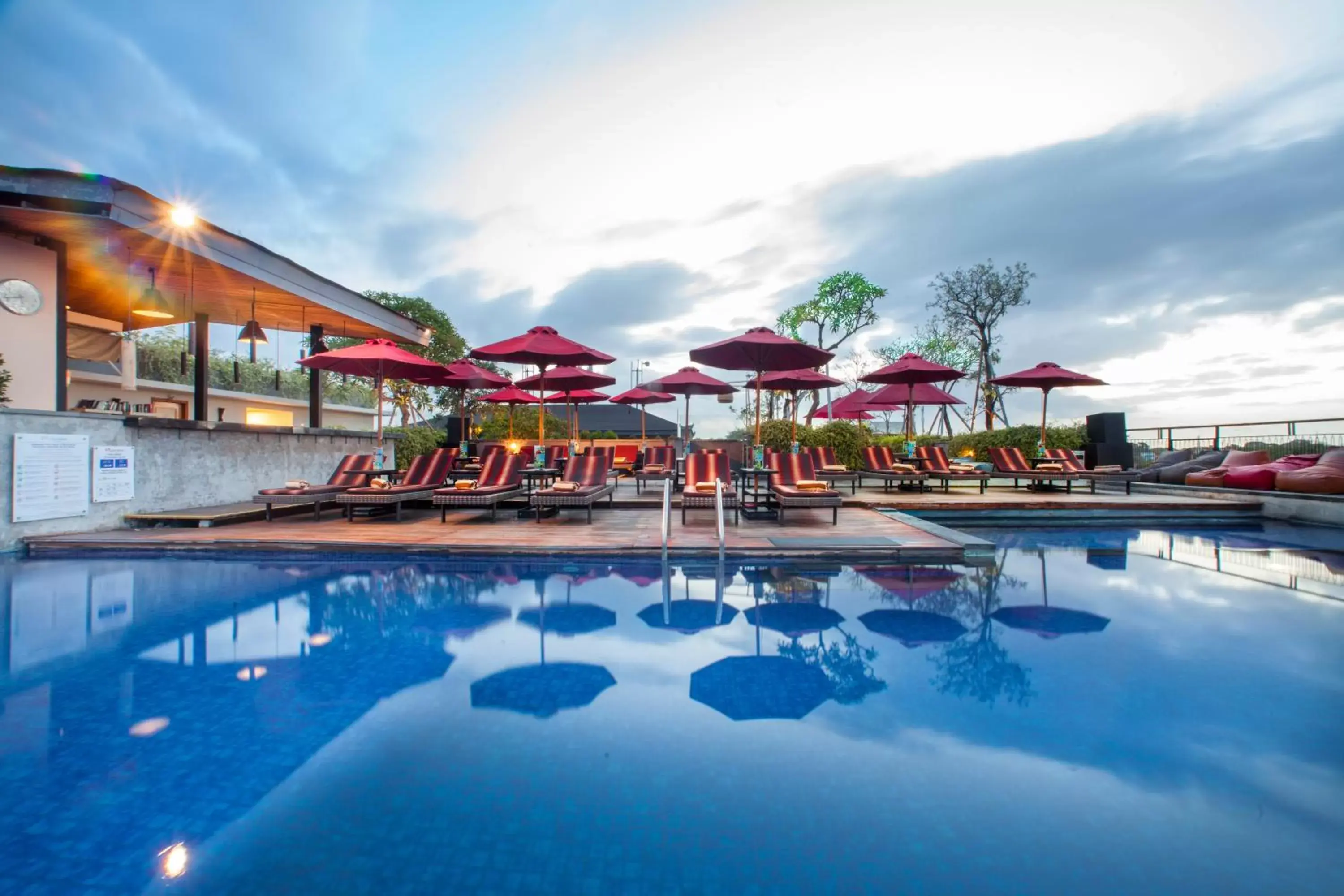 Swimming Pool in Swiss-Belinn Legian