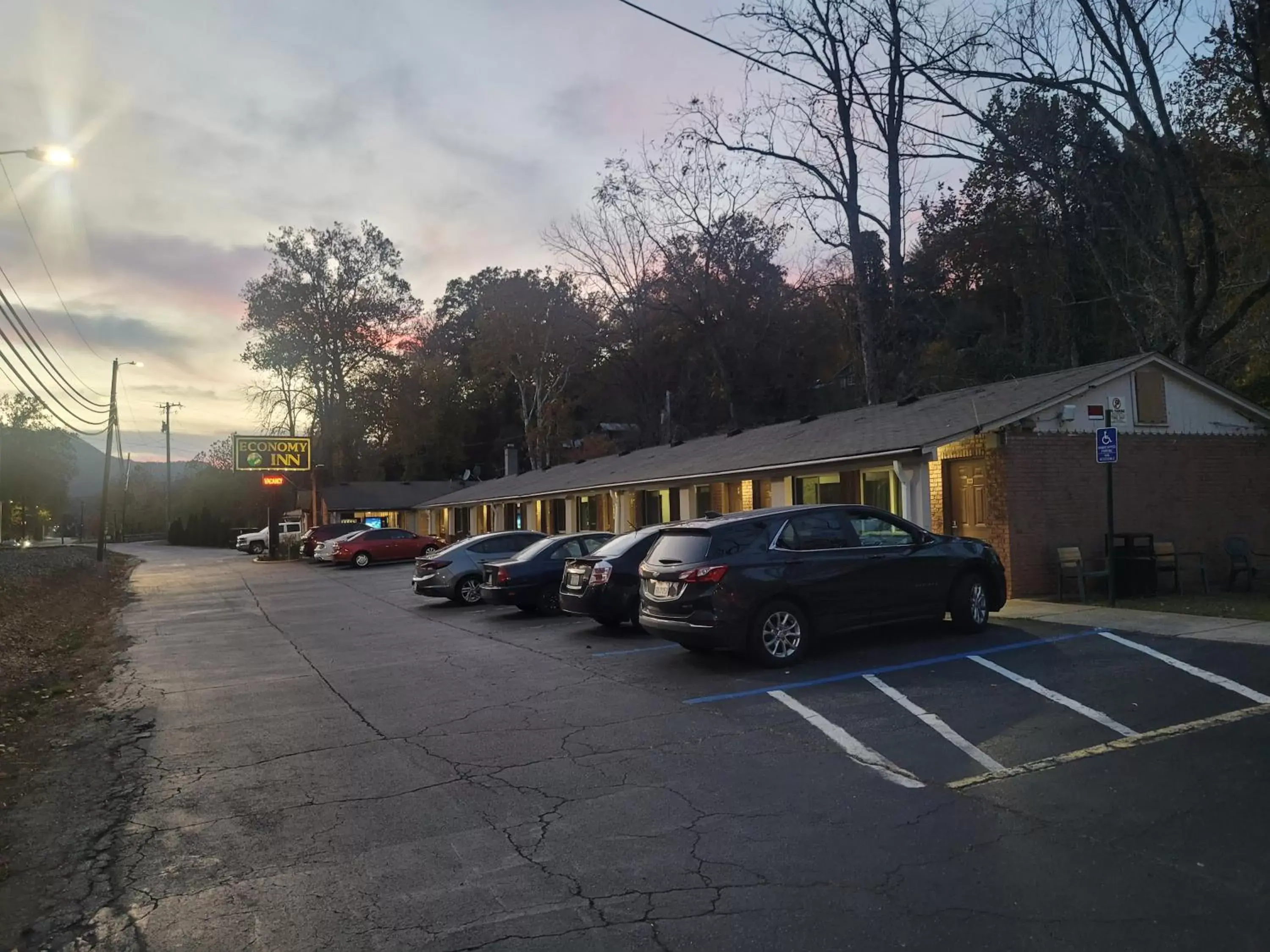 Property Building in Economy Inn Sylva