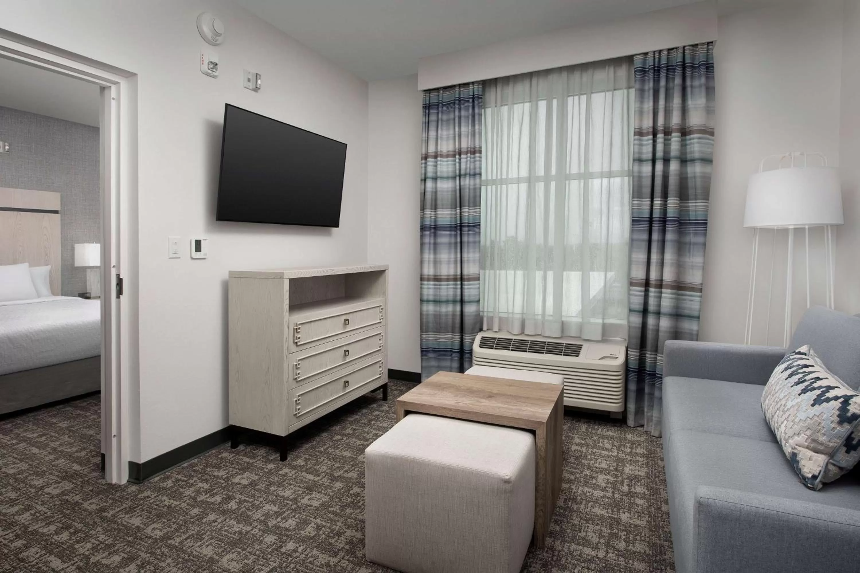 Living room, Bed in Homewood Suites By Hilton Destin
