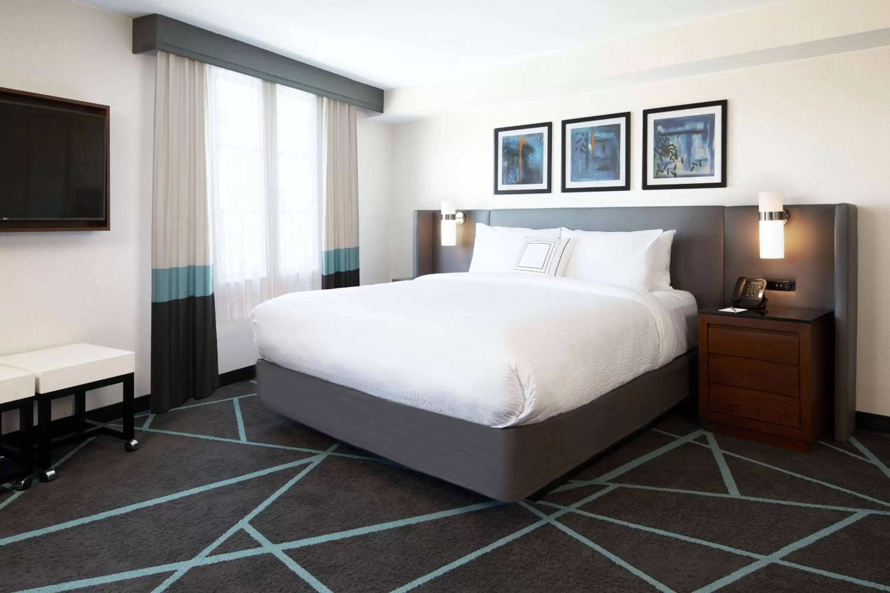 Bedroom, Bed in Fairfield Inn & Suites By Marriott Camarillo