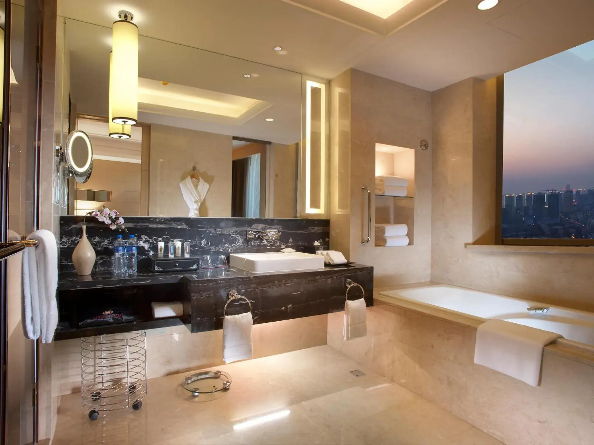 Bathroom in Crowne Plaza Xi'an, an IHG Hotel