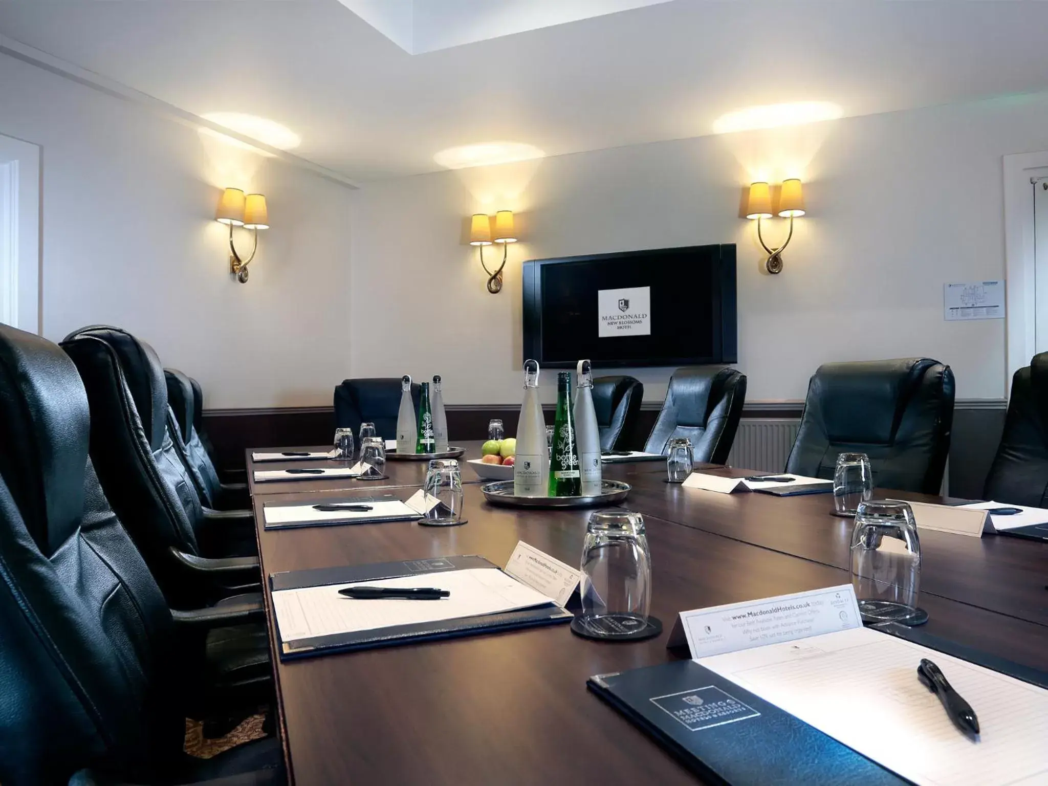 Meeting/conference room, Business Area/Conference Room in Macdonald New Blossoms Hotel