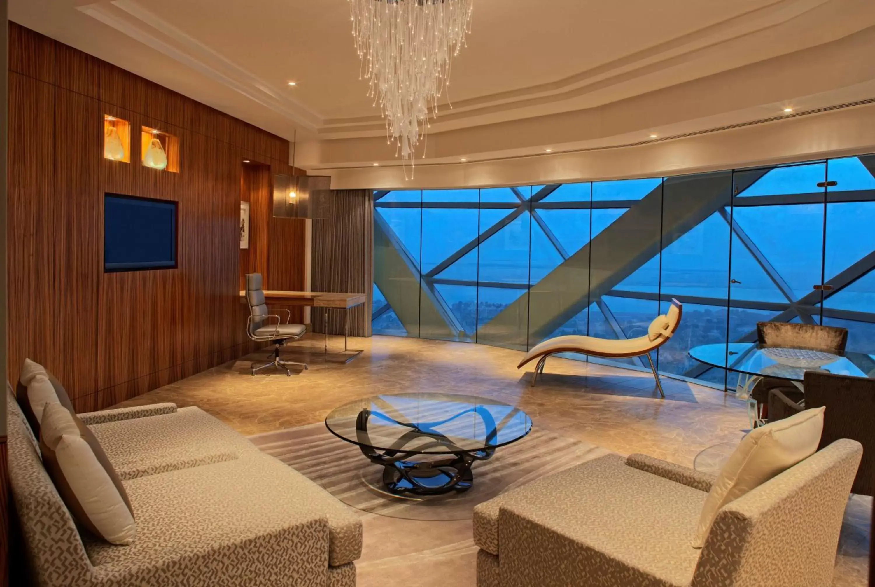 Photo of the whole room in Andaz Capital Gate Abu Dhabi - a concept by Hyatt