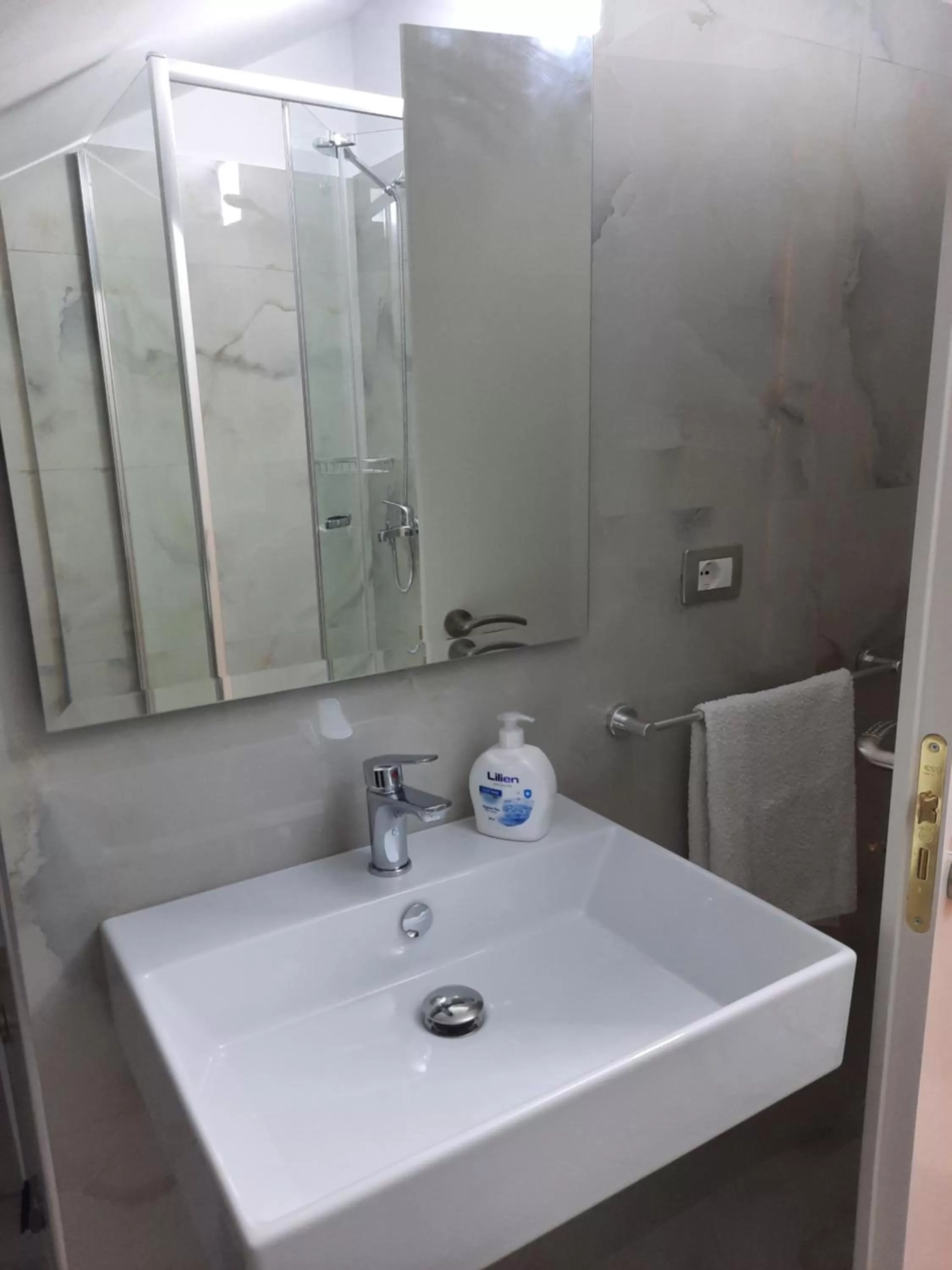 Guesthouse "PELIVANI"