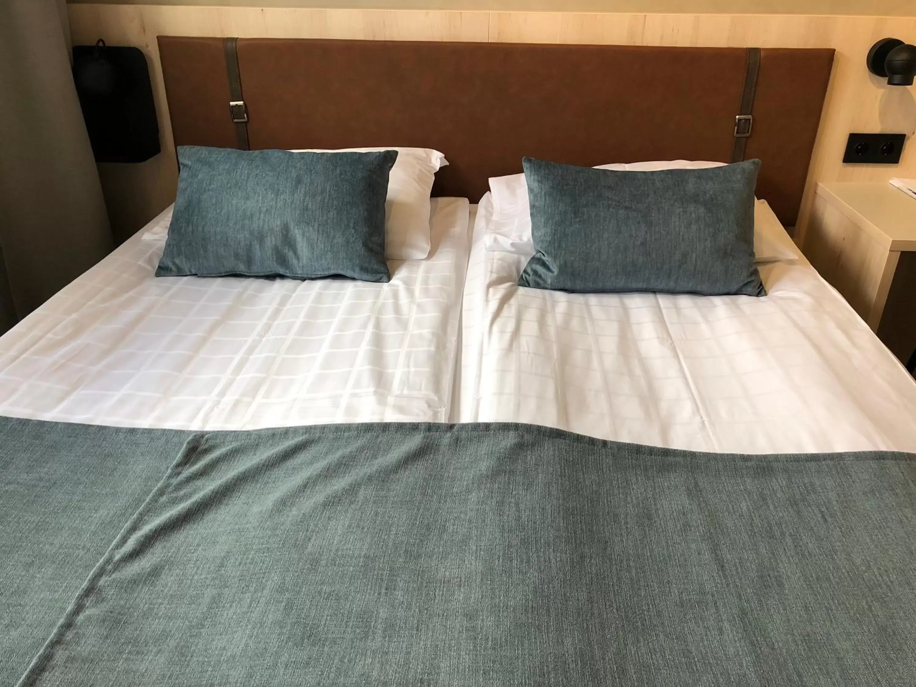 Bed in Pilot Airport Hotel