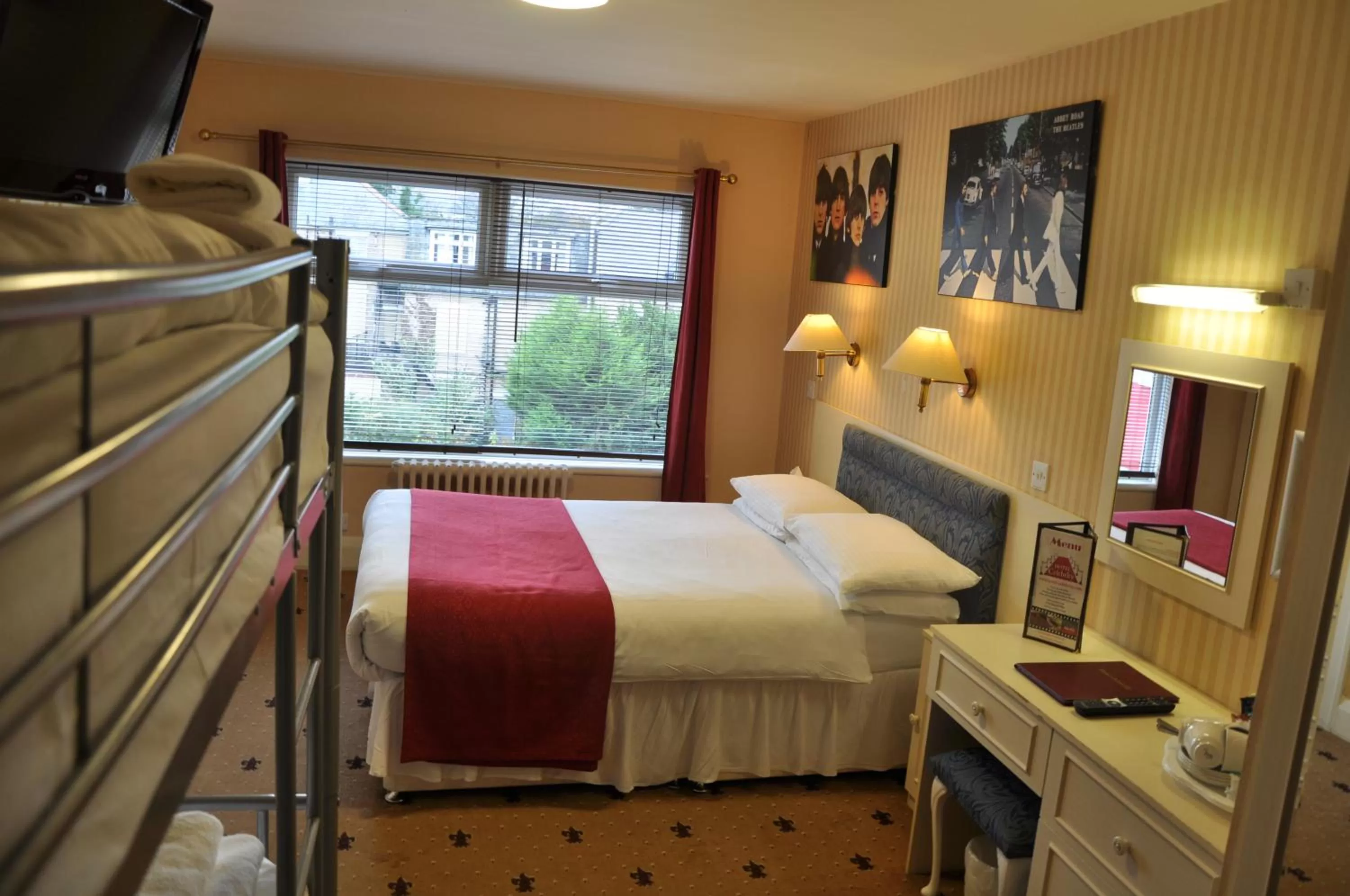 Bed in Hotel Celebrity Bournemouth East Cliff by Villare hotels