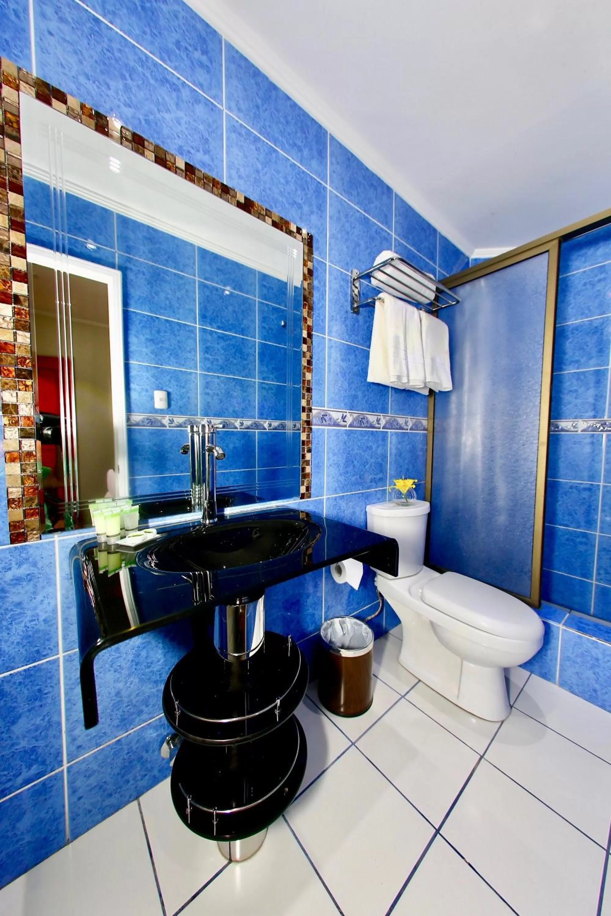 Shower in Yakana Hotel