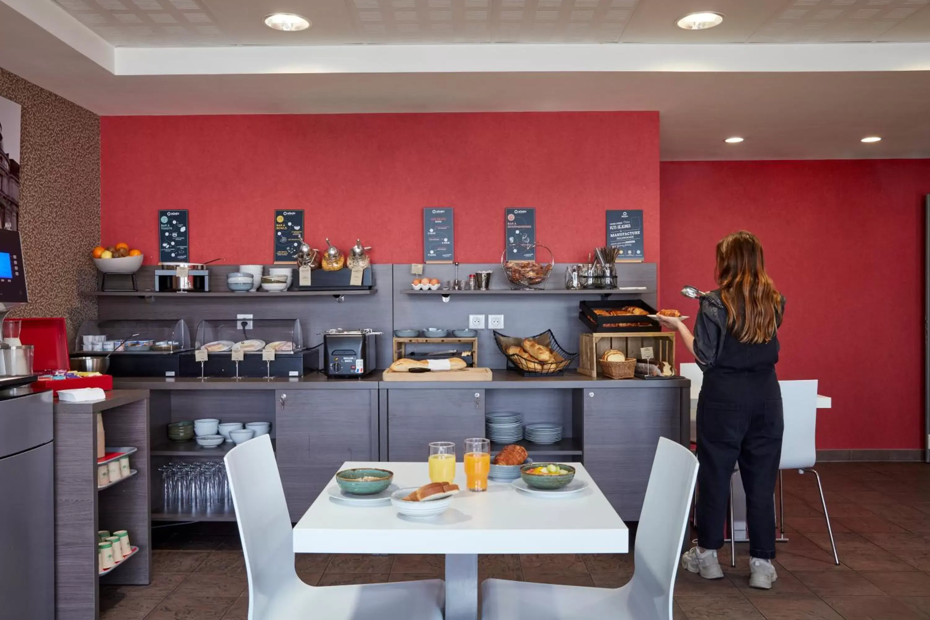 Restaurant/Places to Eat in Aparthotel Adagio Access Poitiers