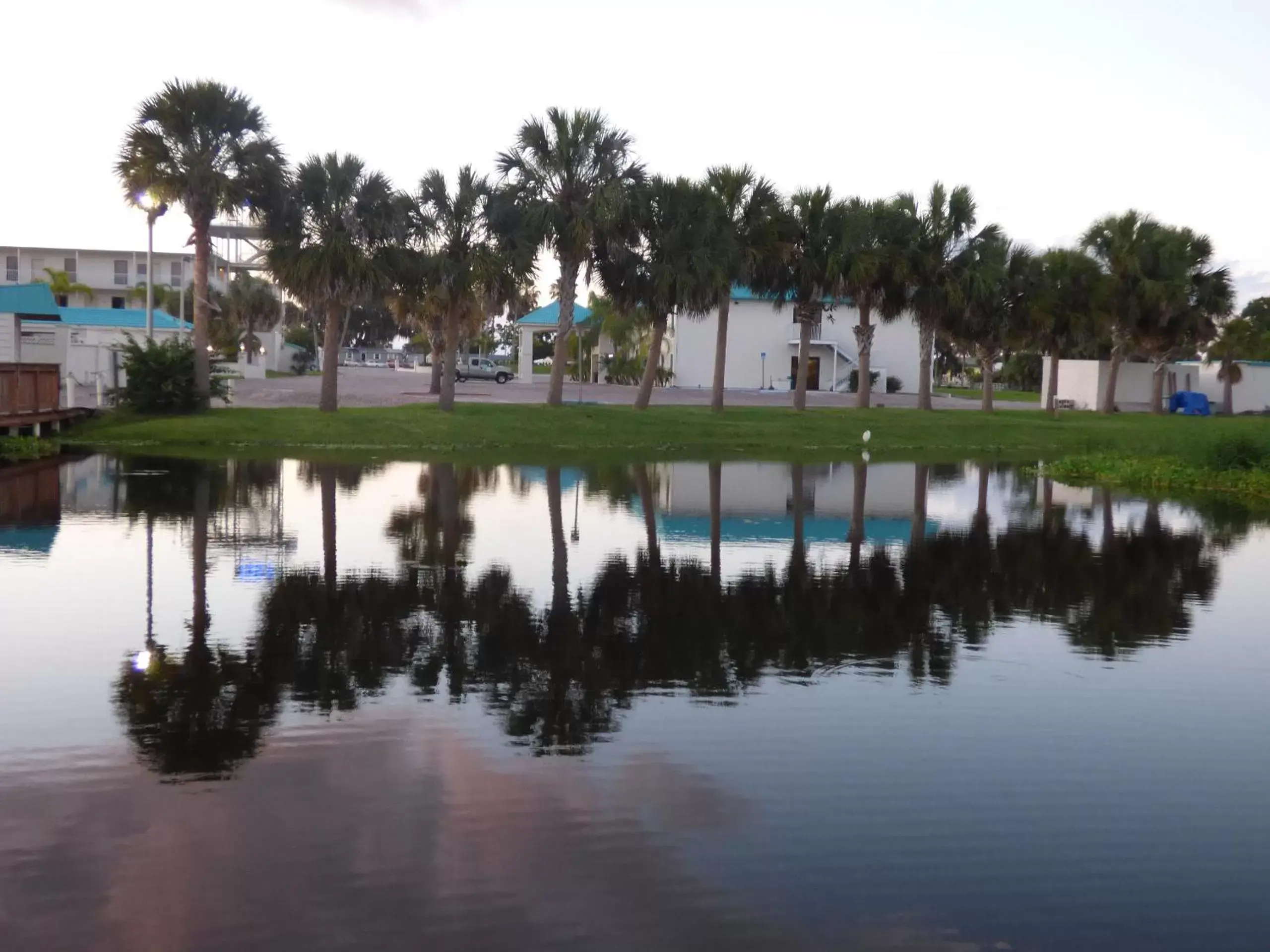 View (from property/room), Swimming Pool in Days Inn & Suites by Wyndham Lake Okeechobee