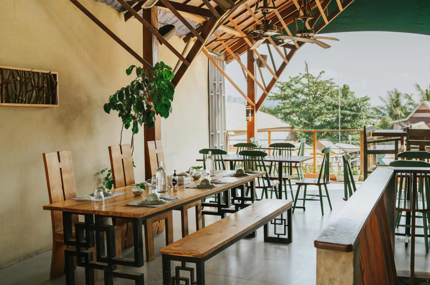 Restaurant/places to eat in Green Hill Boutique Hotel