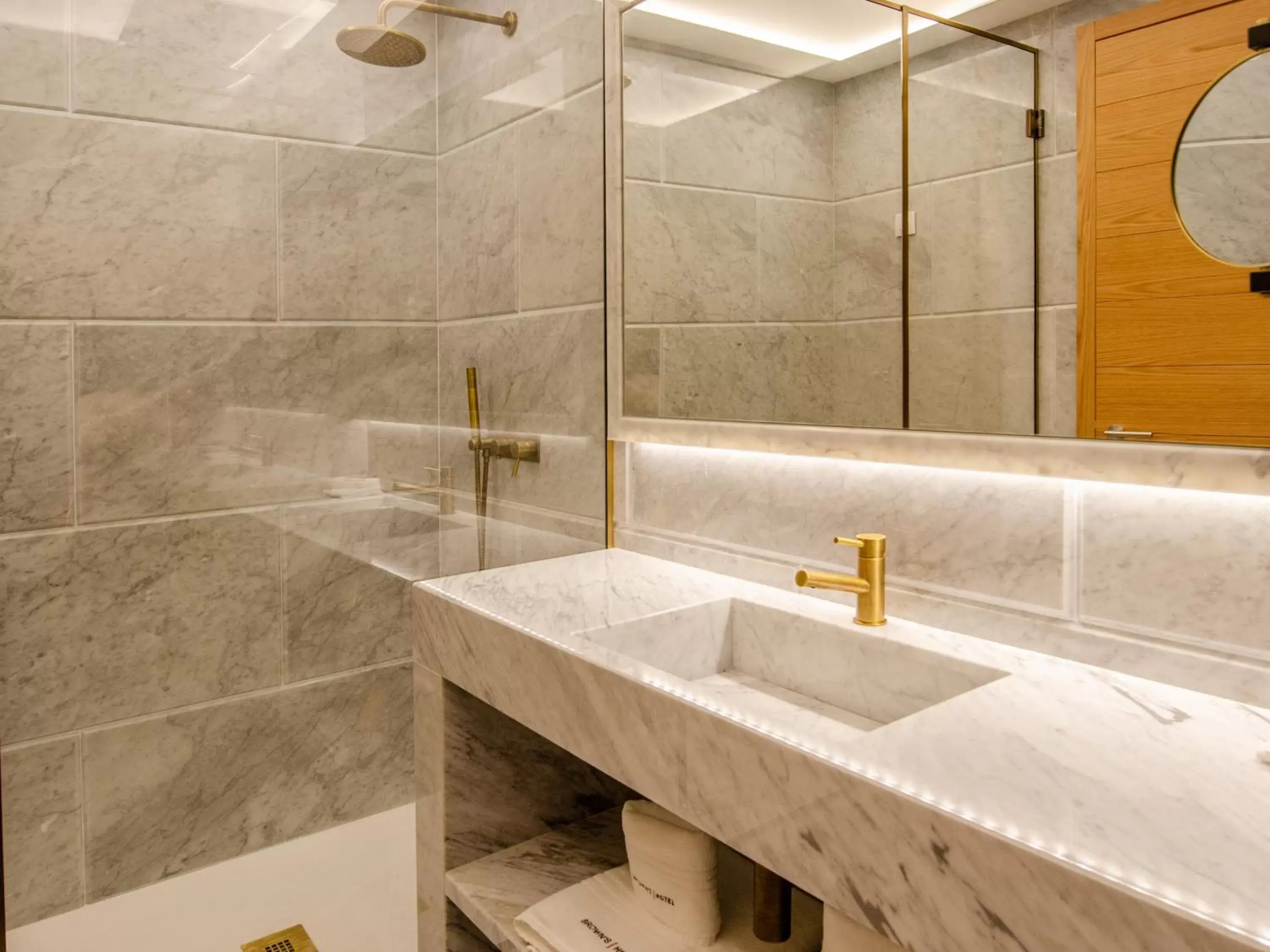 Shower, Bathroom in Browns Avenue Hotel