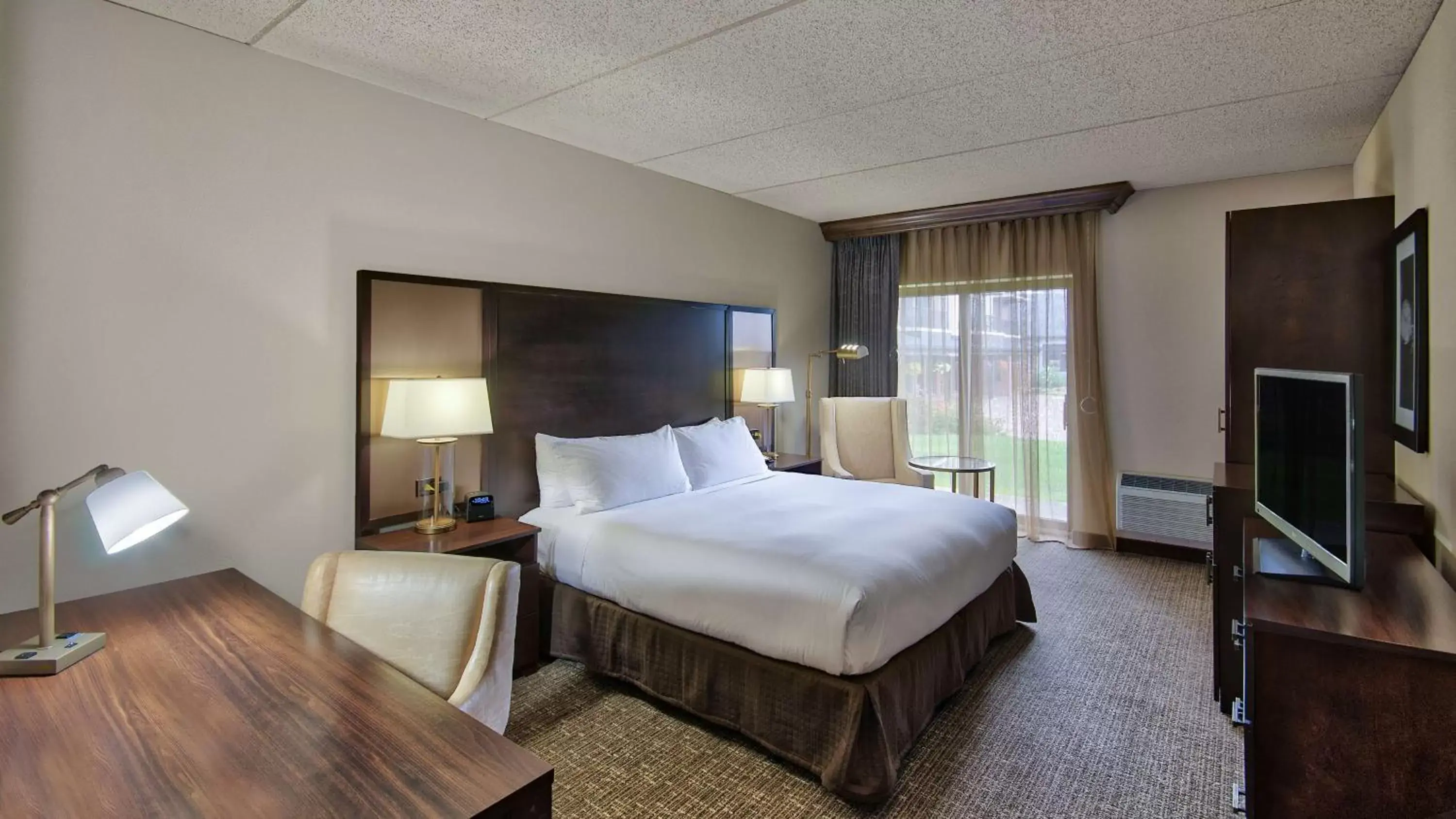 Bedroom in DoubleTree by Hilton Port Huron