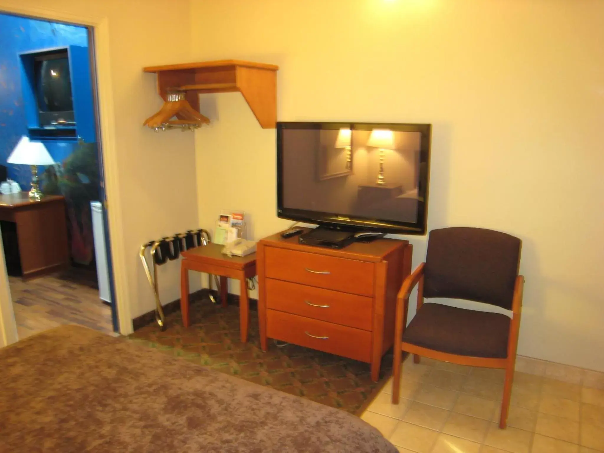 TV/Entertainment Center in Super 8 by Wyndham Castlegar BC