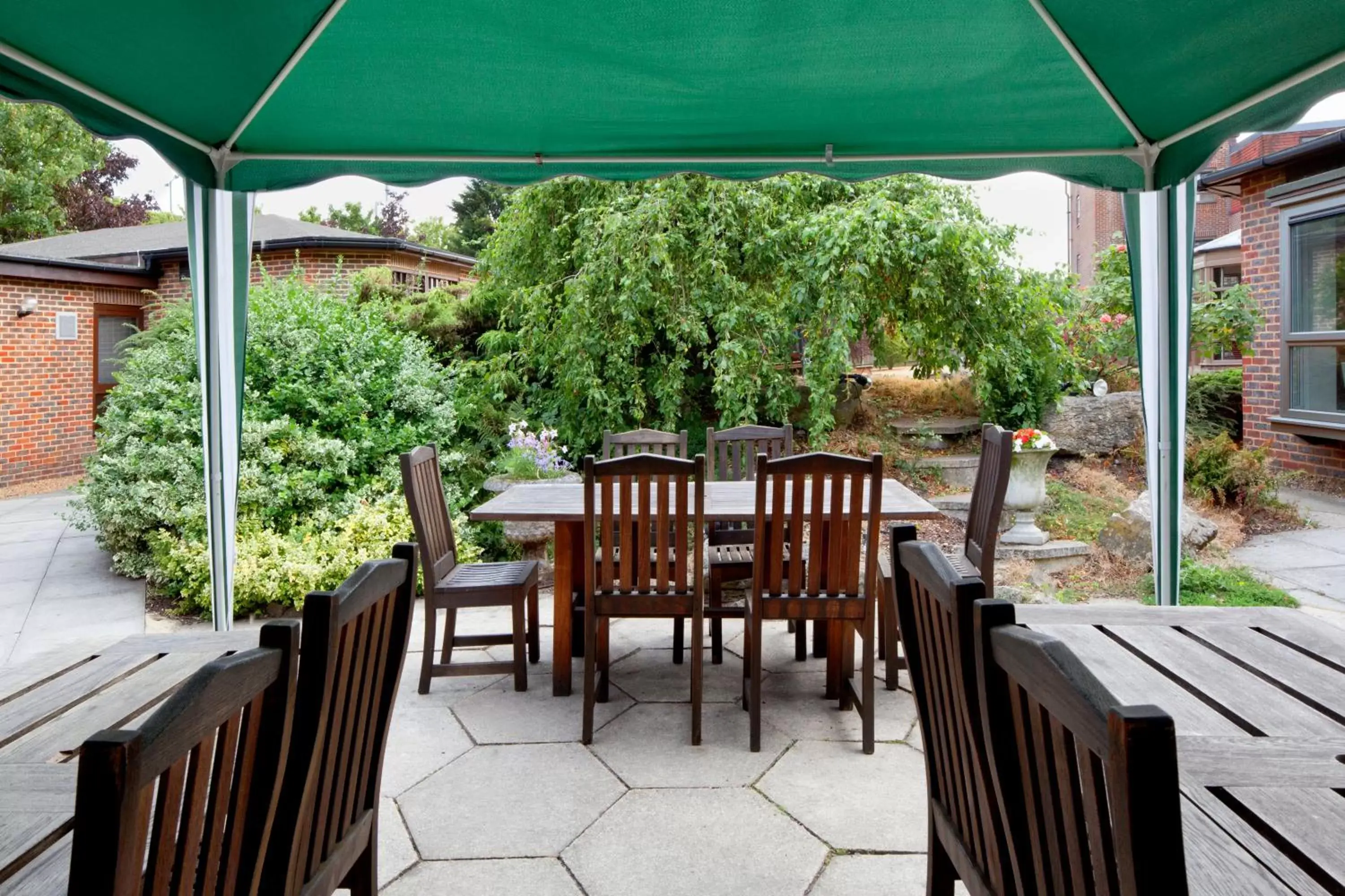 Garden, Restaurant/Places to Eat in Holiday Inn London-Bexley, an IHG Hotel