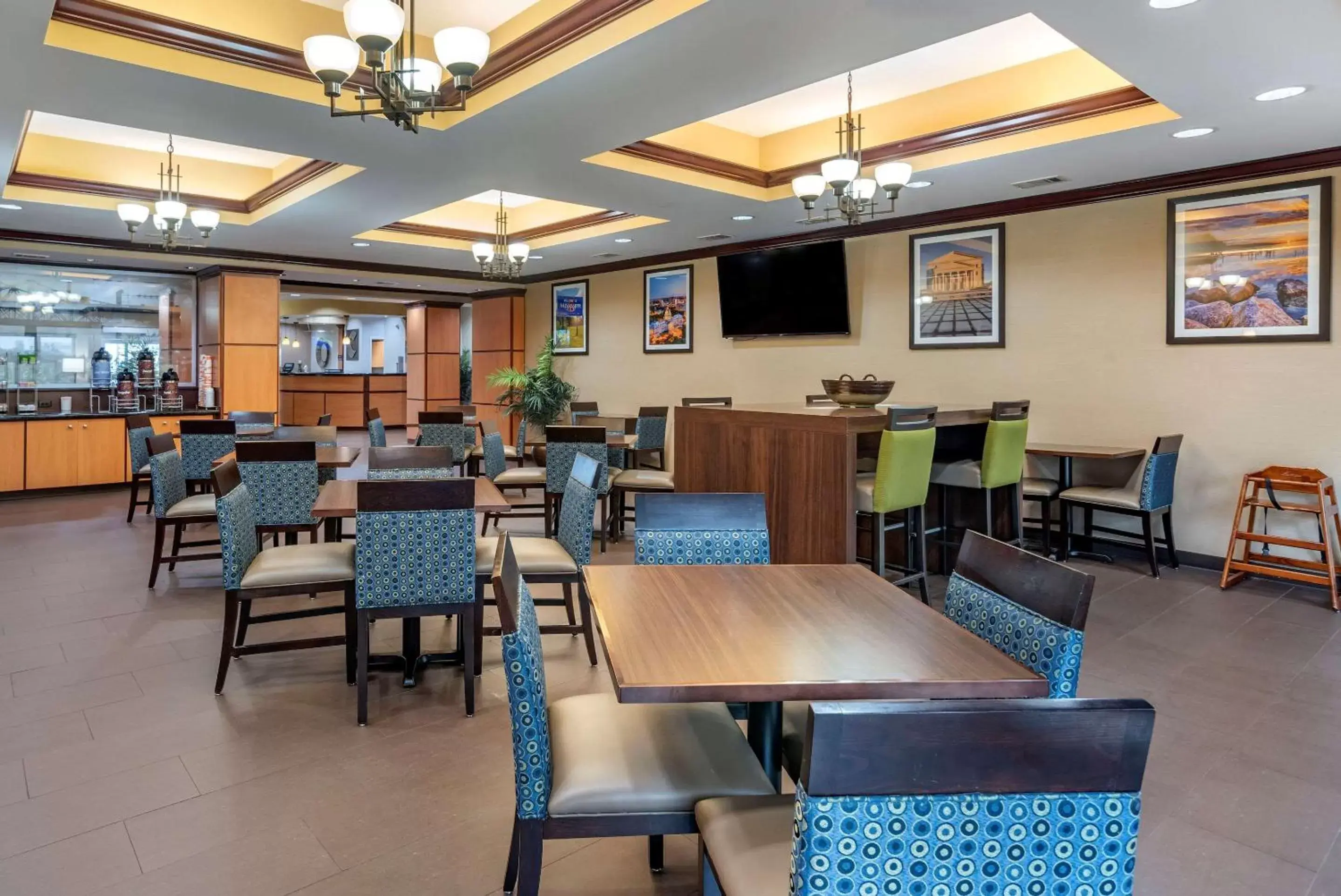 Restaurant/Places to Eat in Comfort Suites Vicksburg