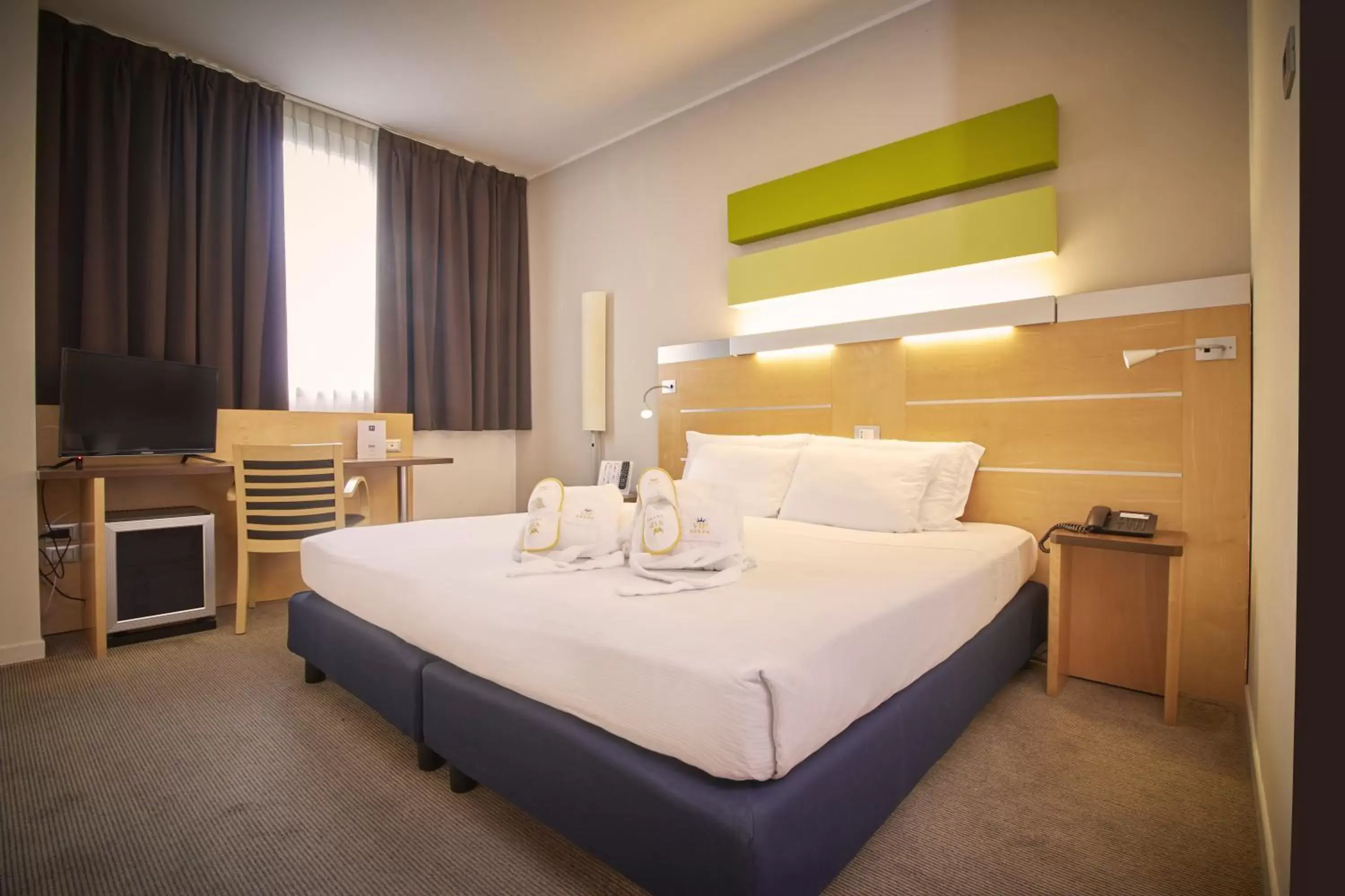 Bedroom, Bed in iH Hotels Milano Gioia