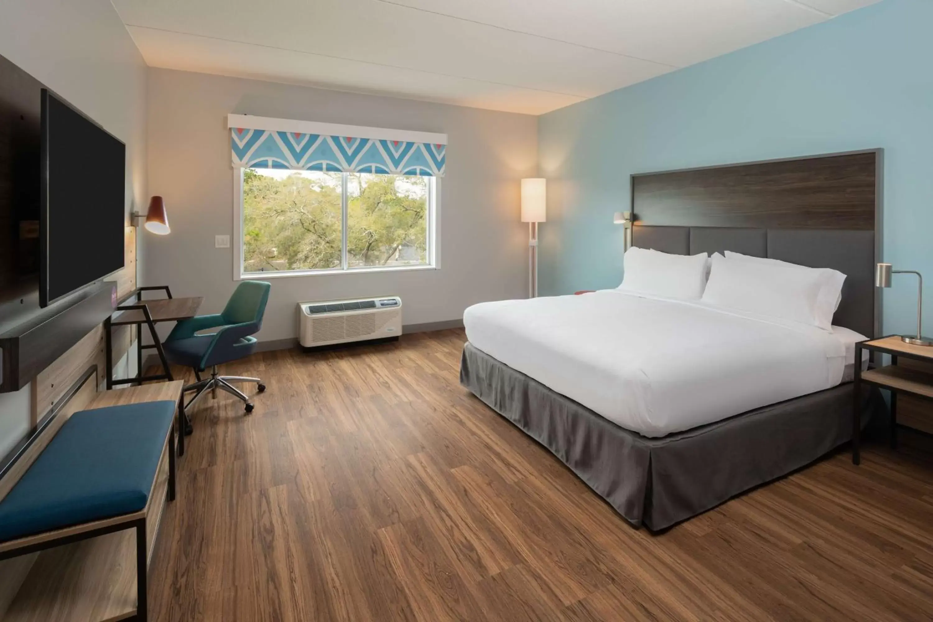 Bedroom, Bed in Tru By Hilton Jacksonville South Mandarin, Fl