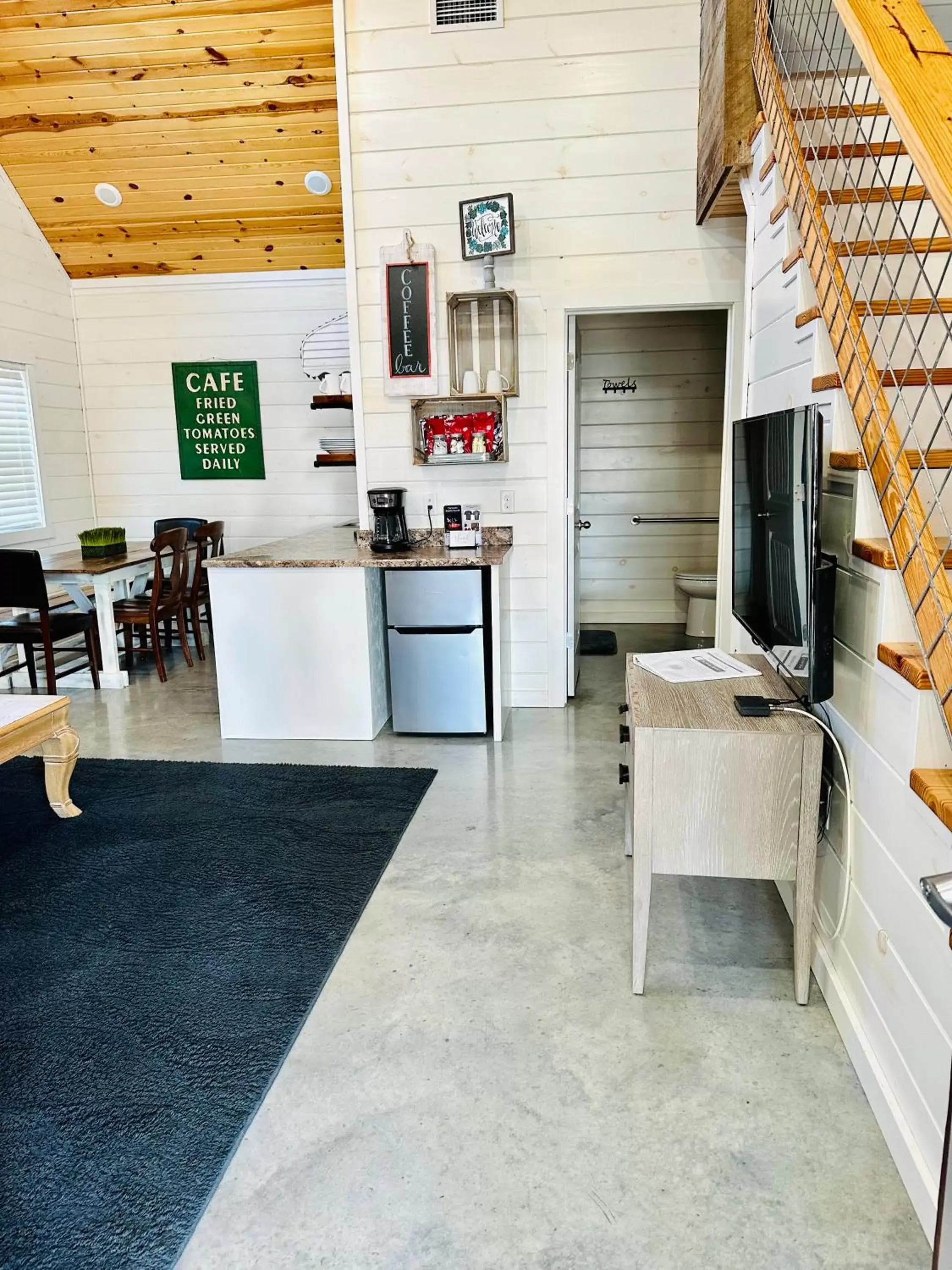 Kitchen or kitchenette, Kitchen/Kitchenette in Knotty Squirrel Cabins