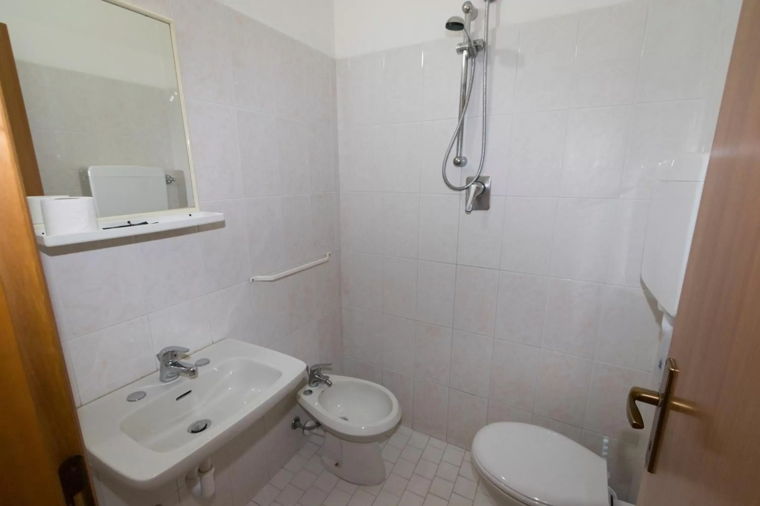 Shower, Bathroom in Hotel Giannella