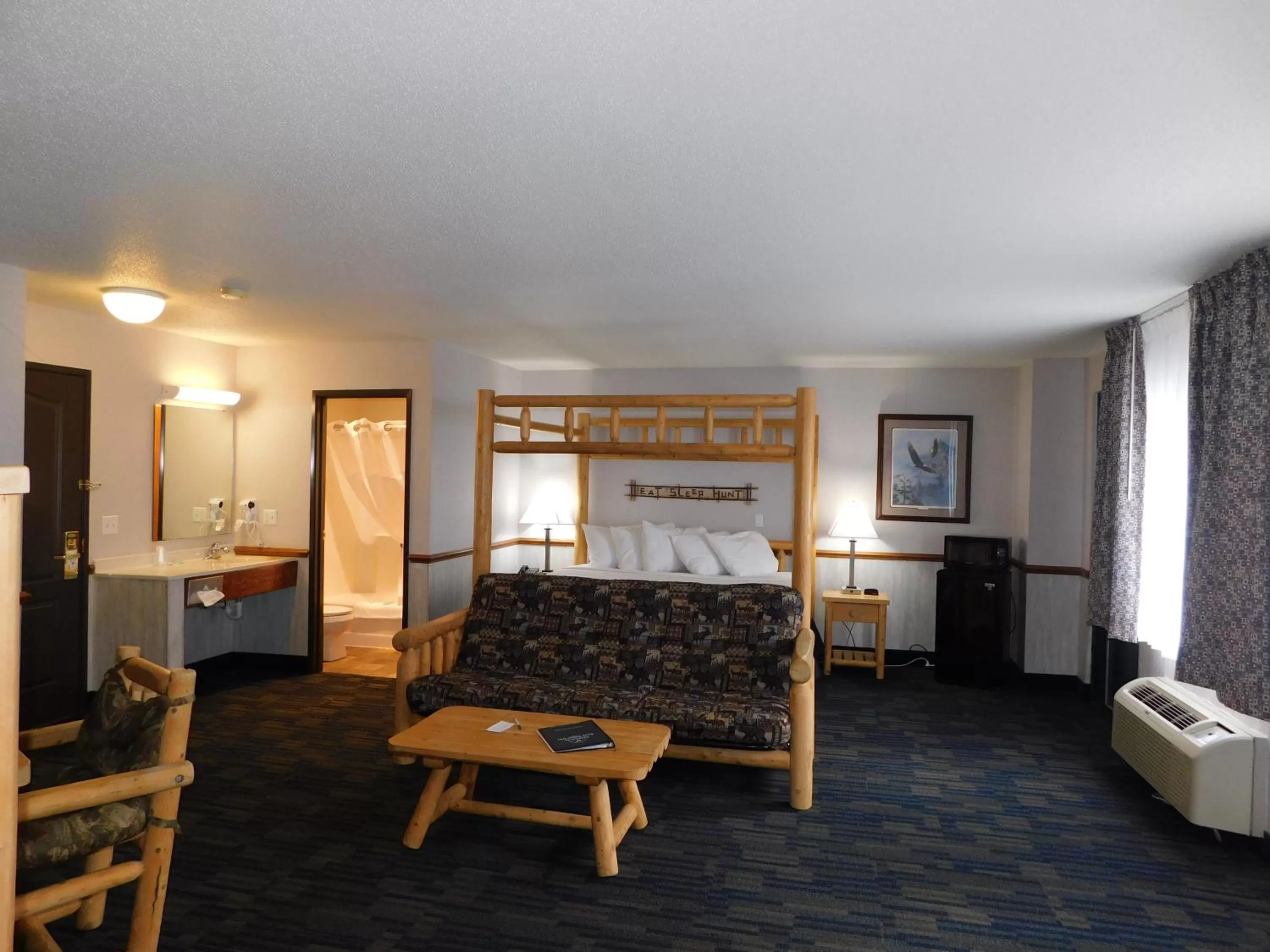 Photo of the whole room, Bed in Northwoods Best Inn - Chetek