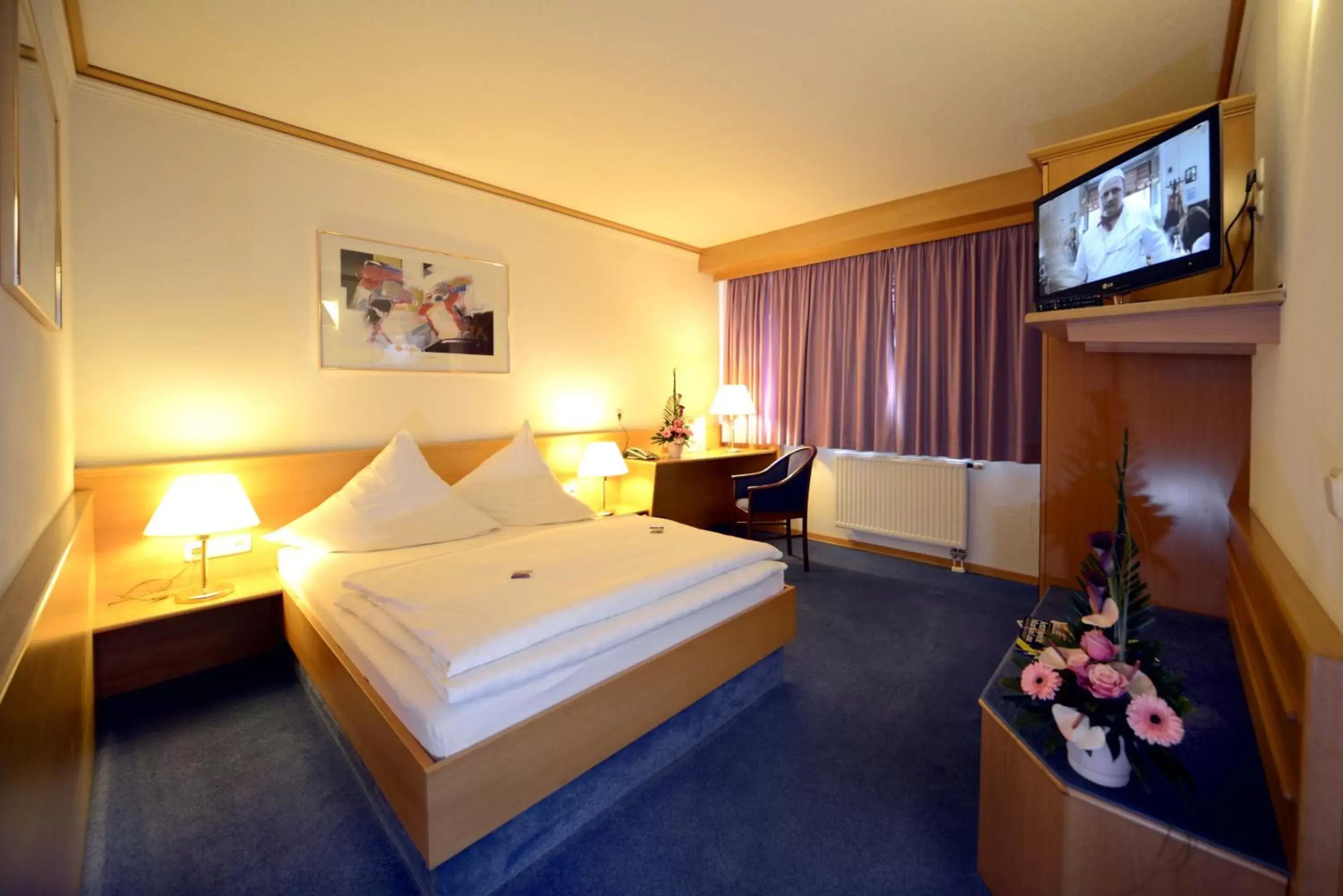 Bedroom, Bed in Hotel Bavaria Brehna